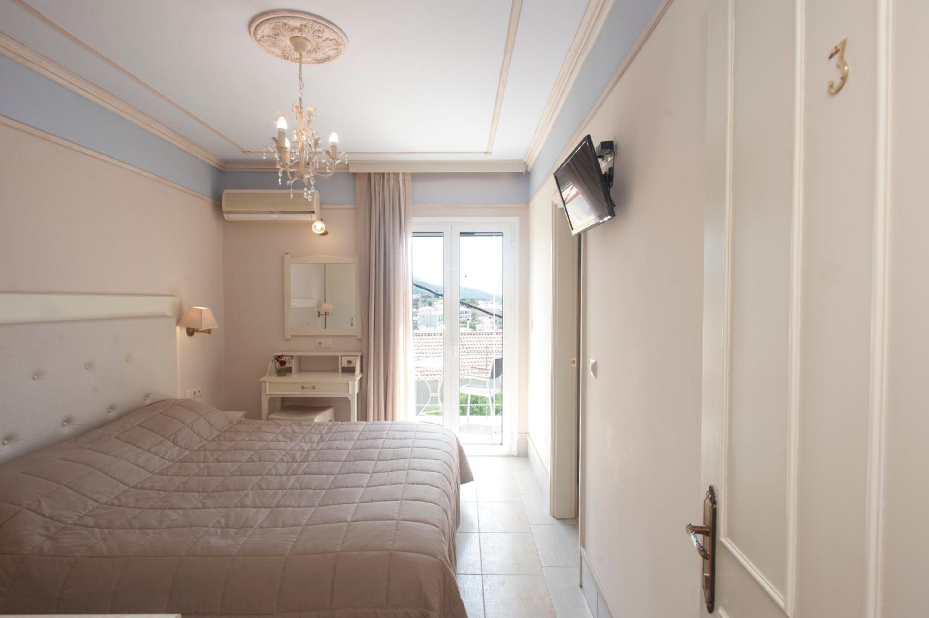 Double or Twin Room with Side Sea View