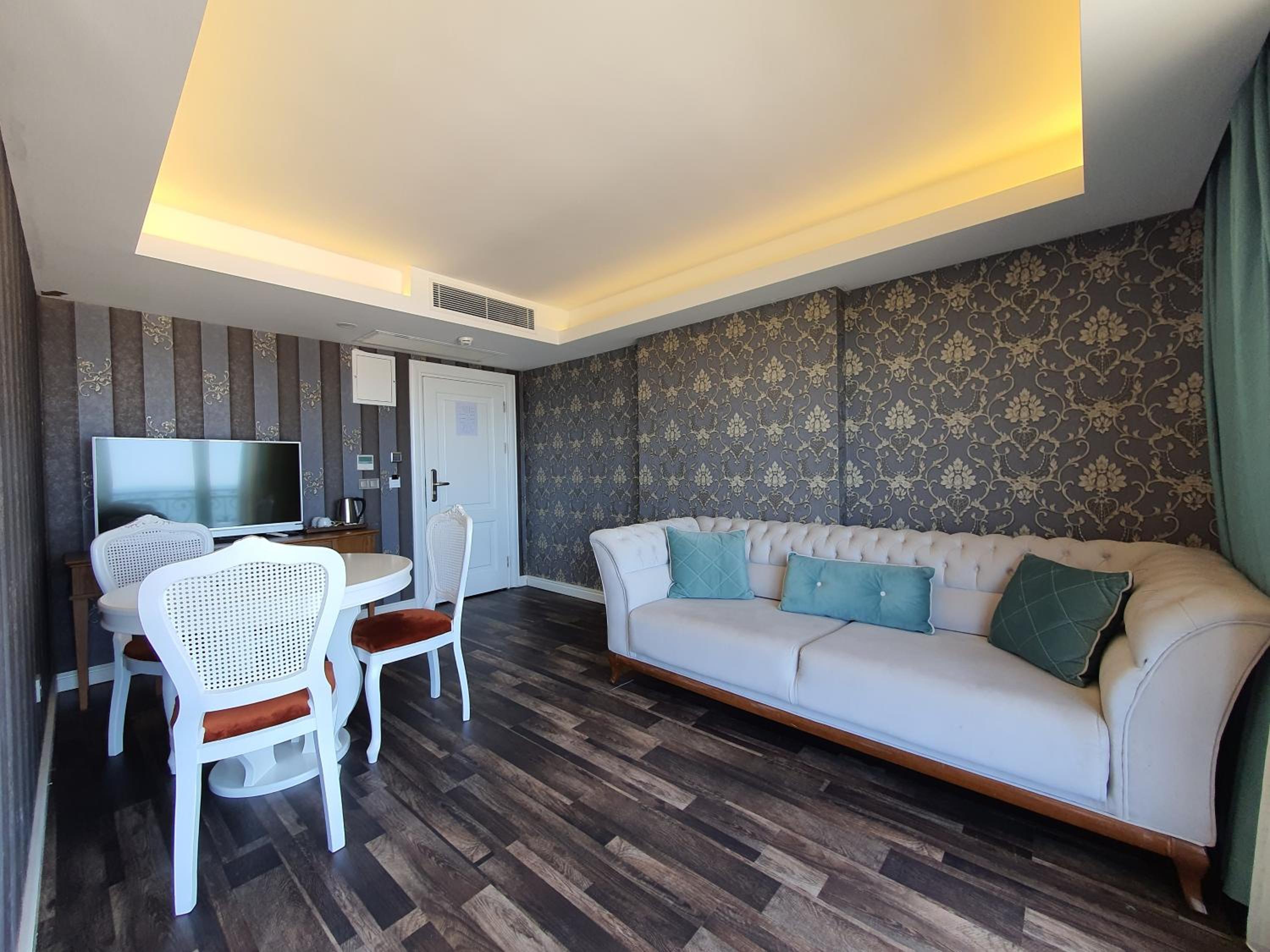 Suite with Sea View photo 2