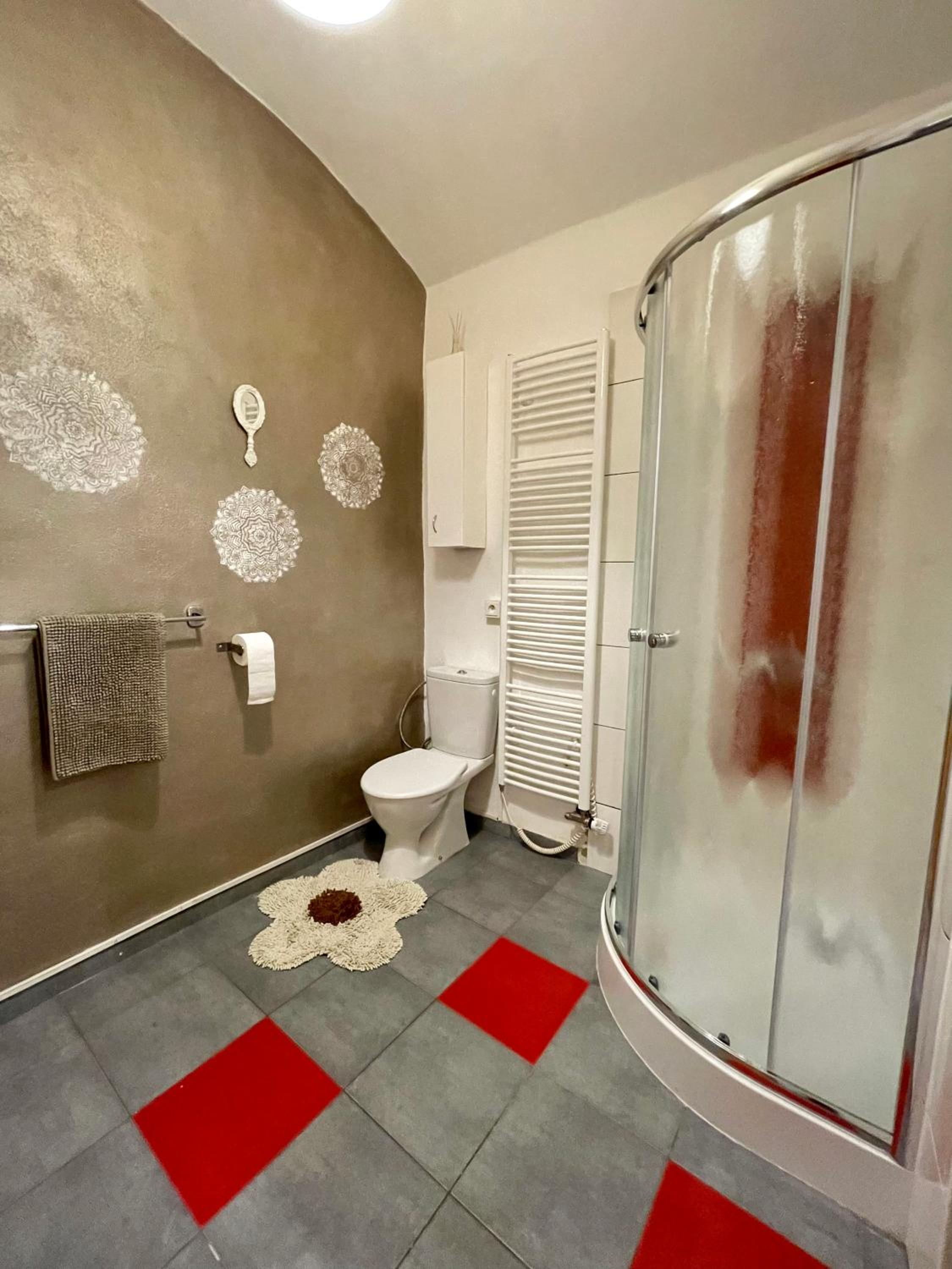 Double Room - Photo 6