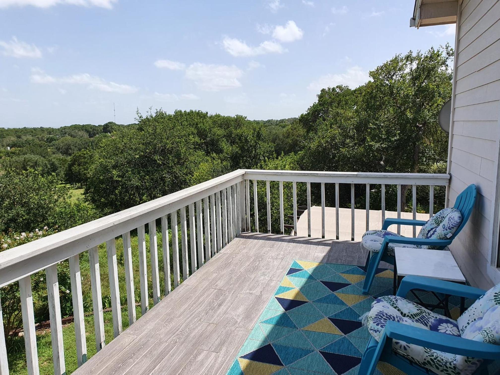 Family Suite with Balcony - Photo 4