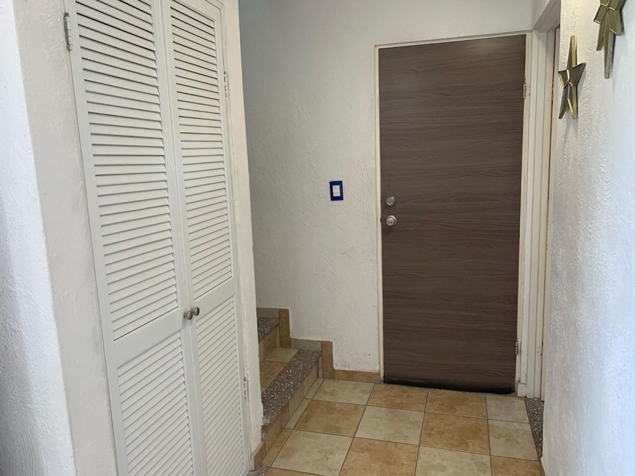 Family Room - Photo 10