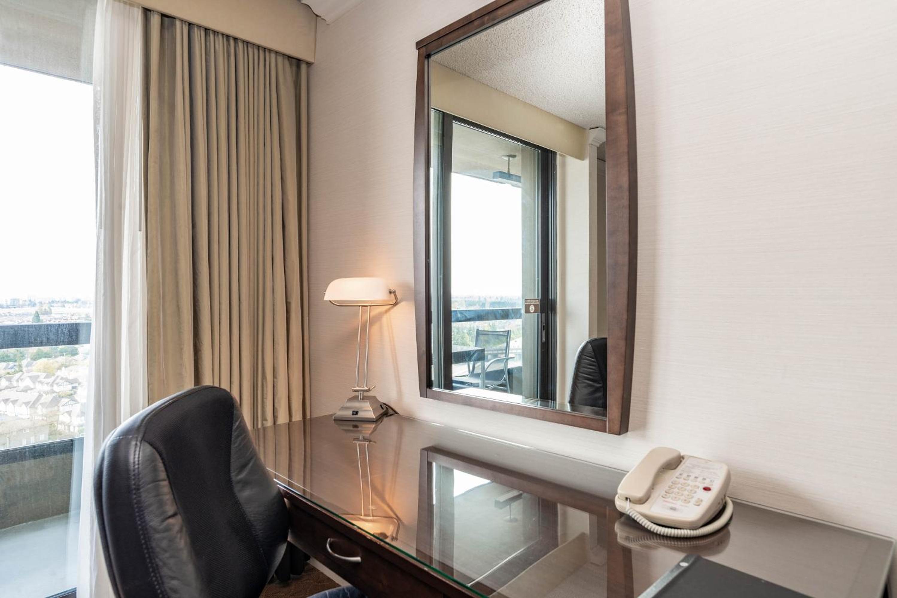 Standard Room, 2 Queen Beds, Columbia Tower - Photo 5