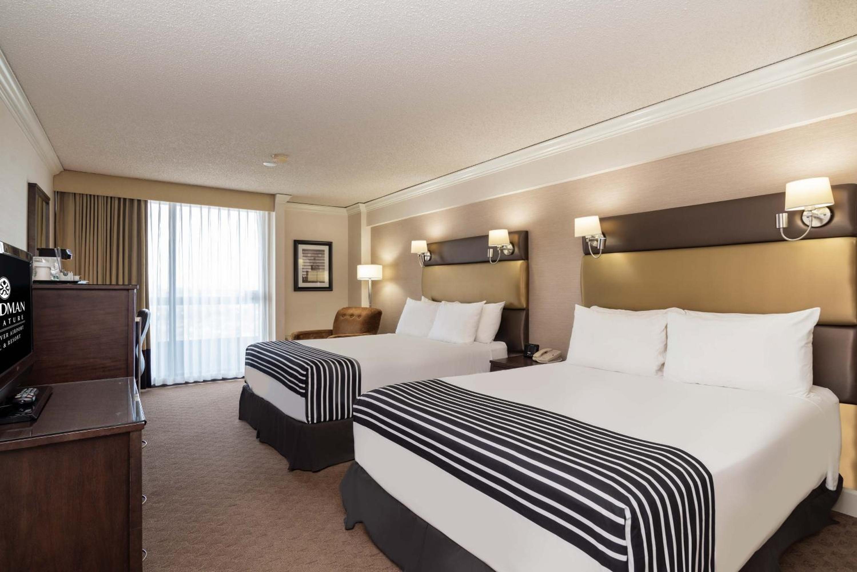 Standard Room, 2 Queen Beds, Columbia Tower - Photo 1