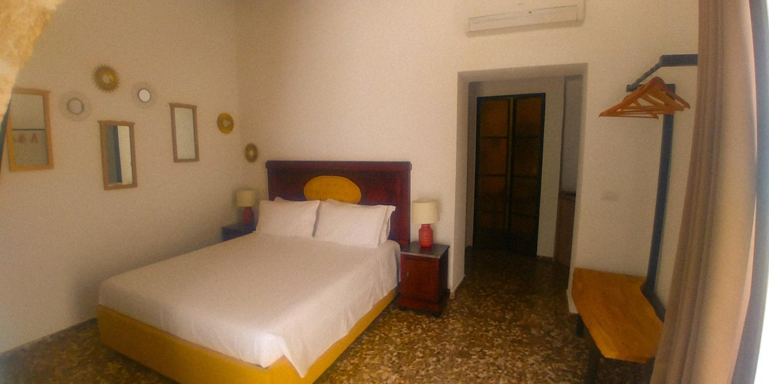 Queen Room with Garden View - Photo 11