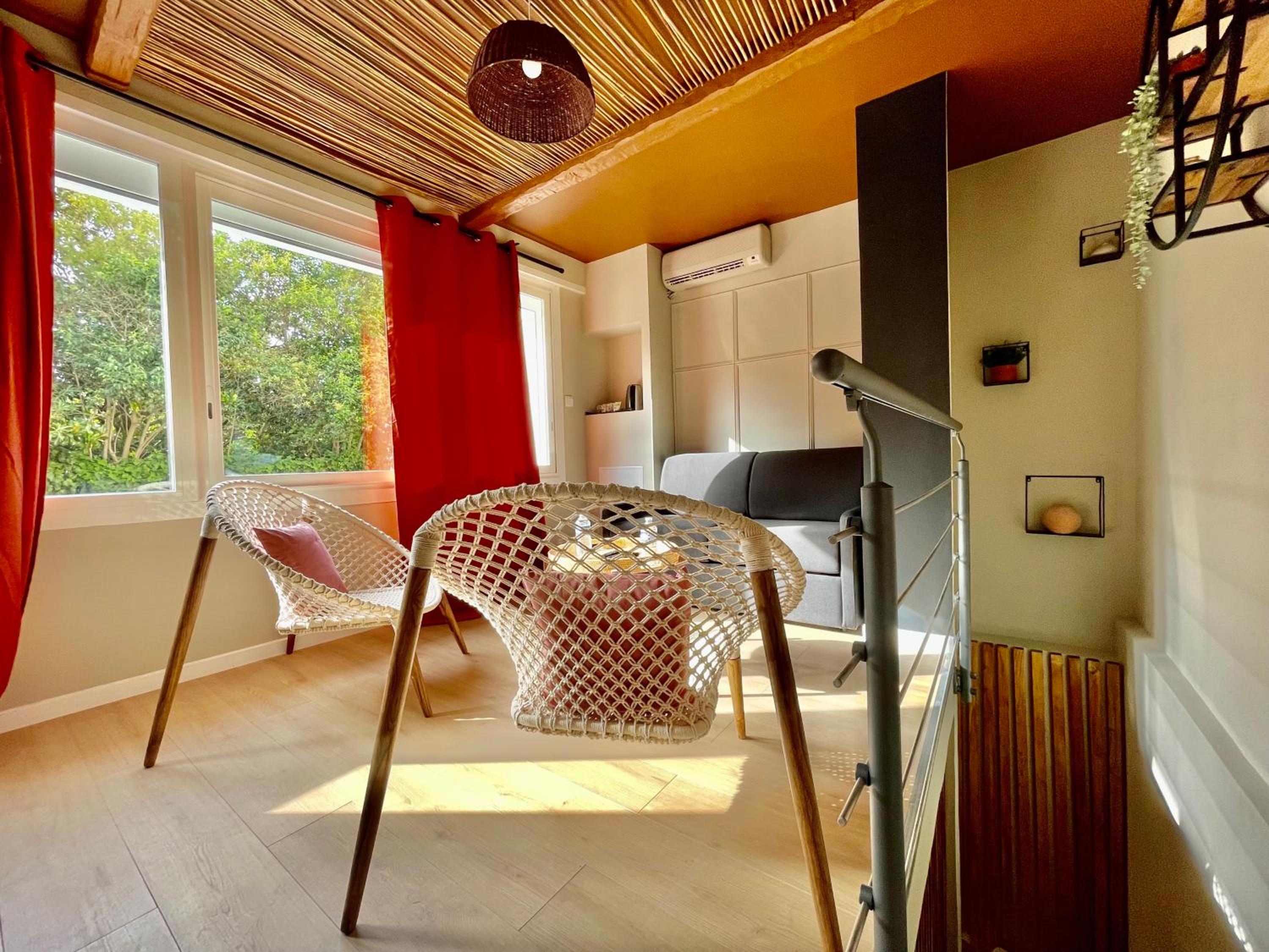 One-Bedroom Apartment - Photo 5