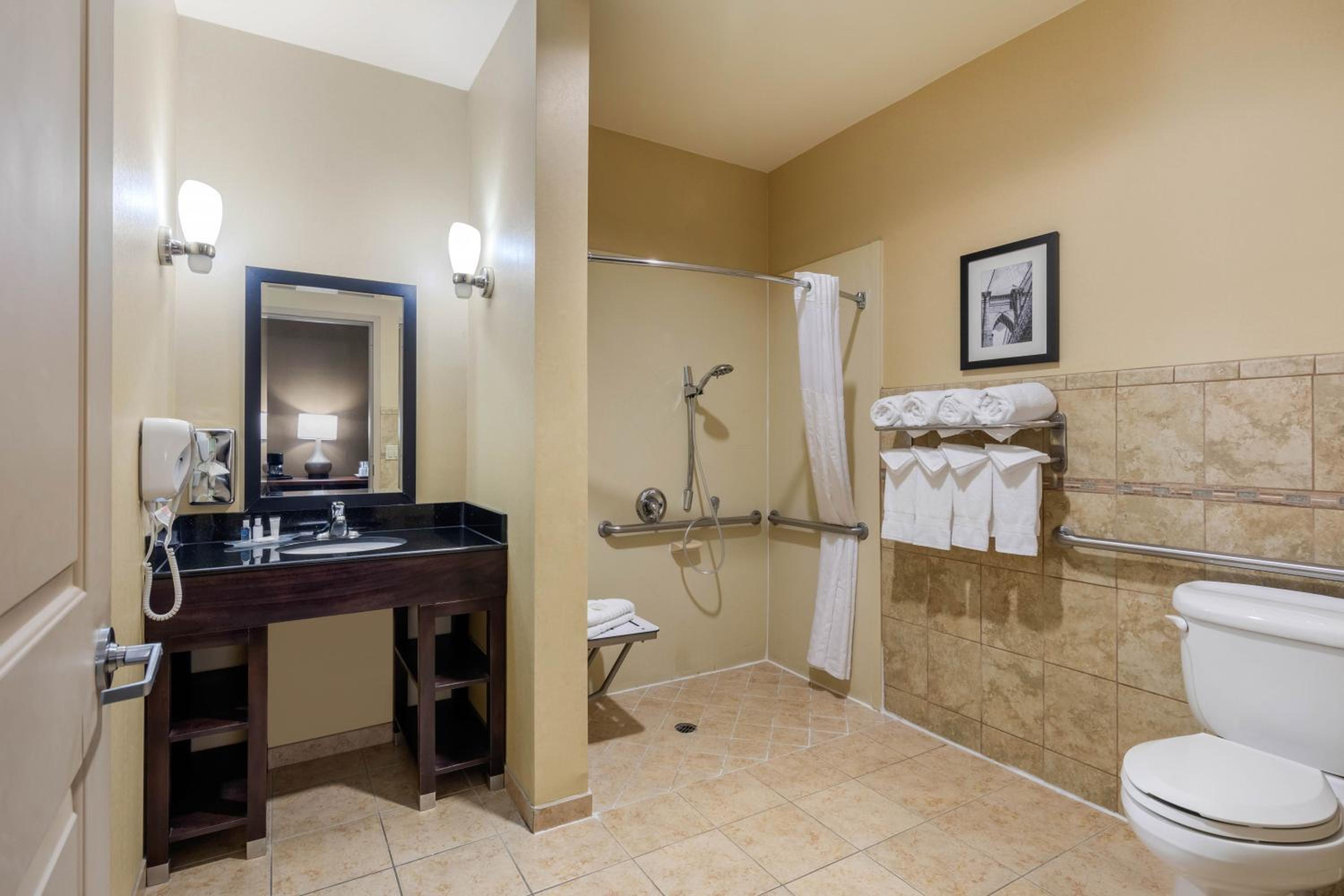 Suite, 2 Queen Beds with Sofa Bed, Accessible Roll-In Shower, Non Smoking photo 3