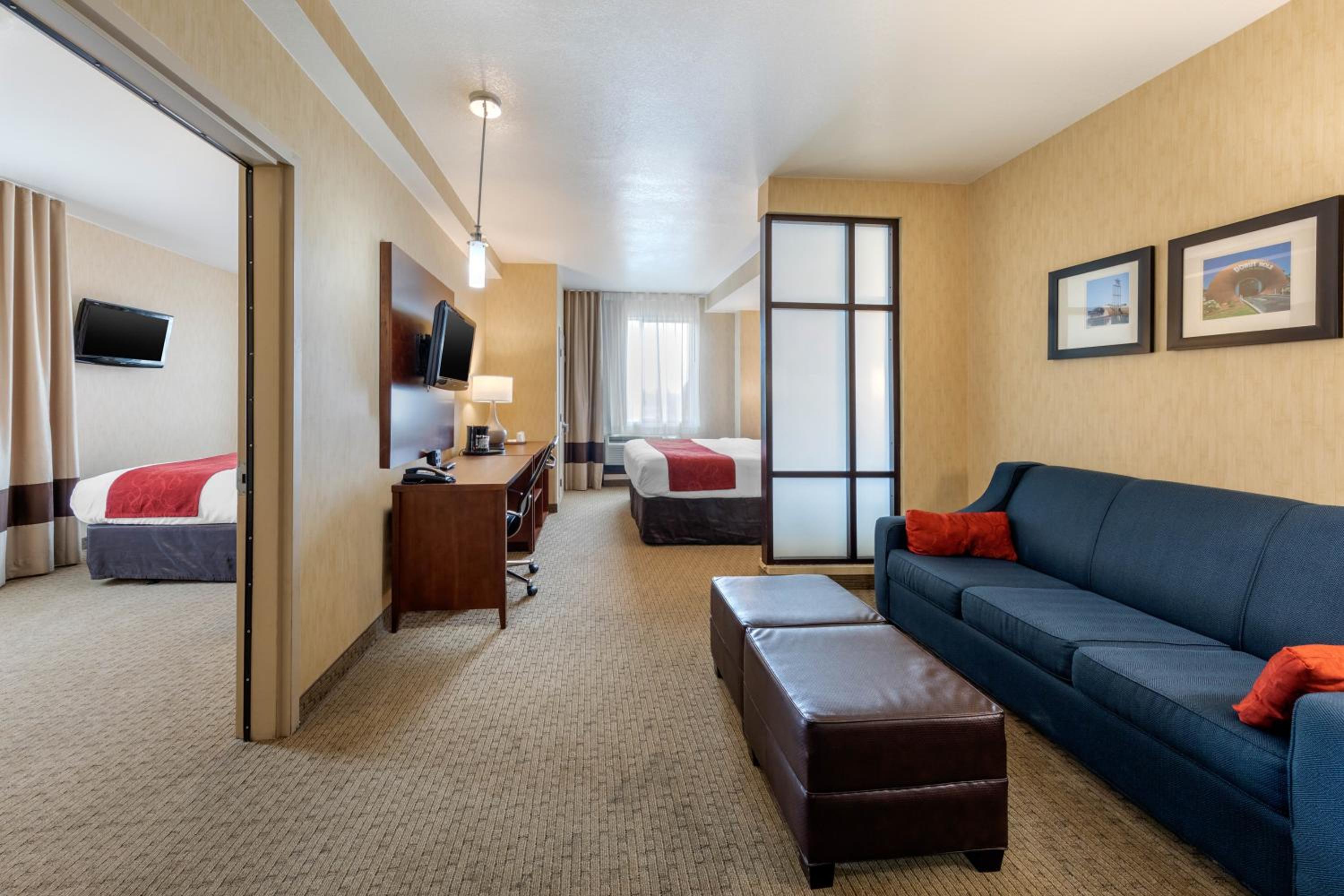 Two Bedroom Suite, 2 King Beds with Sofa Bed, Non Smoking - Photo 2