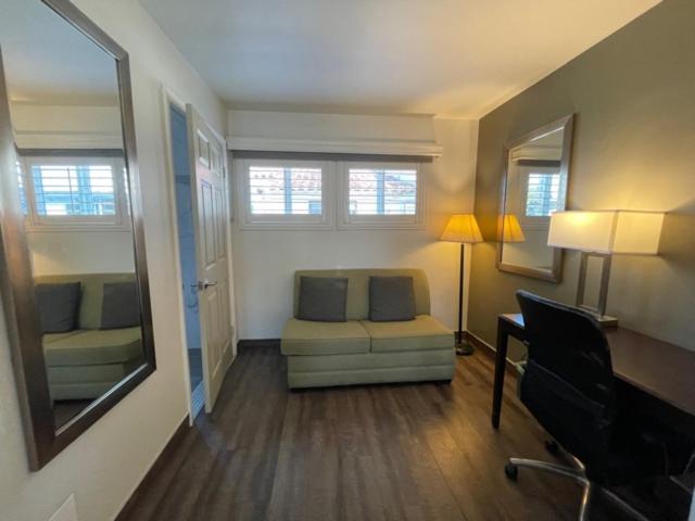 Queen Room - Disability Access/Non-Smoking photo 3