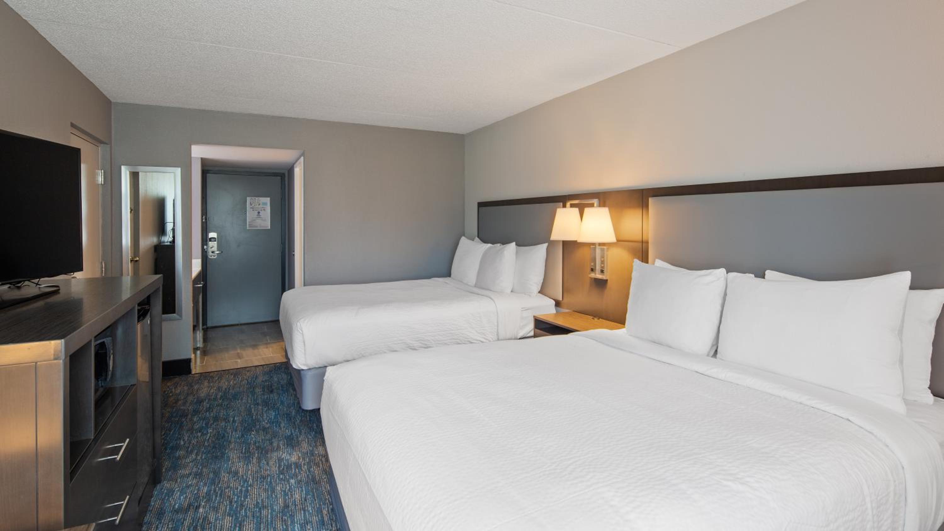 Queen Room with Two Queen Beds and Walk-In Shower - Disability Access/Non-Smoking - Photo 1
