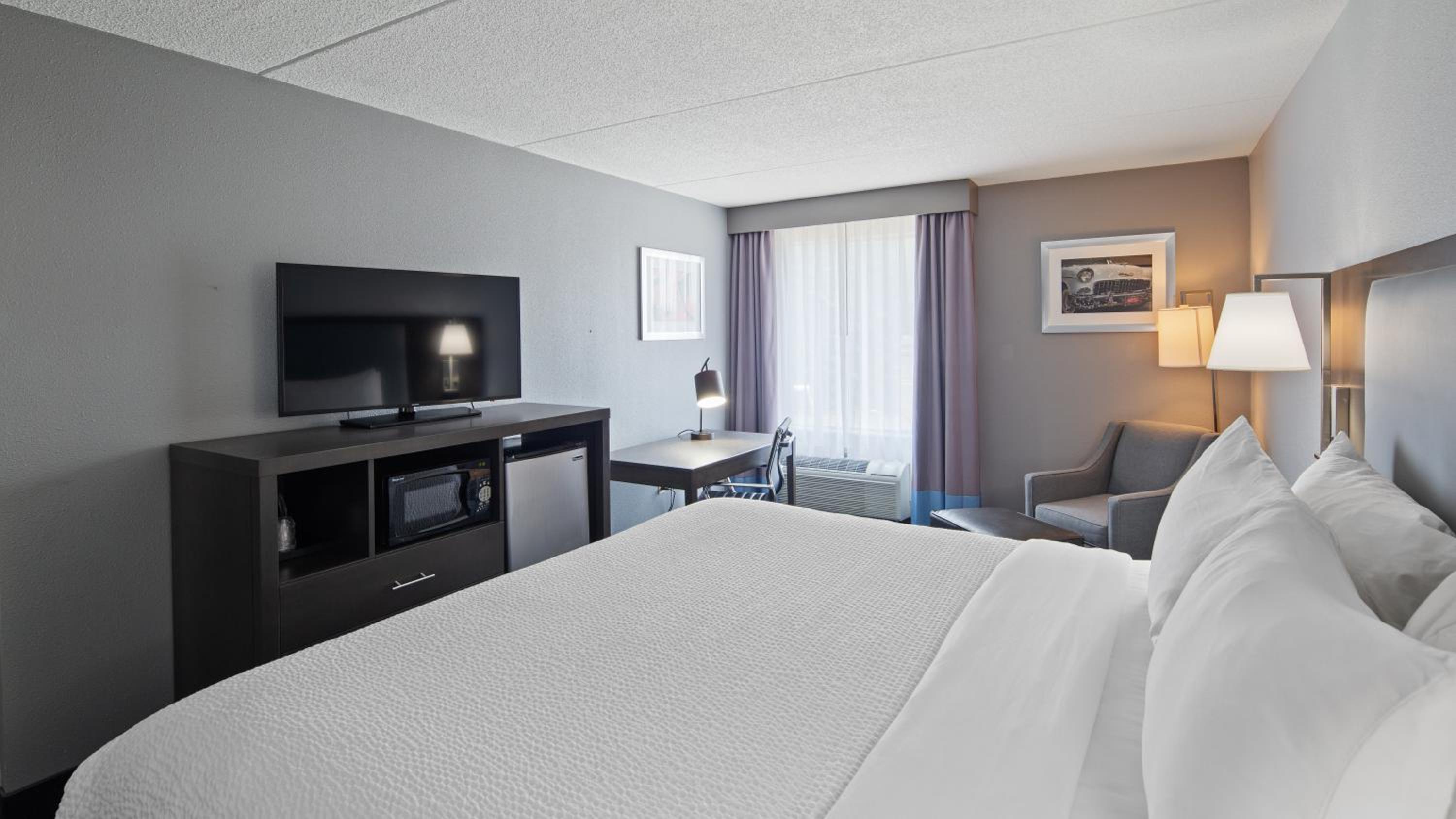 King Room - Non-Smoking - Photo 1