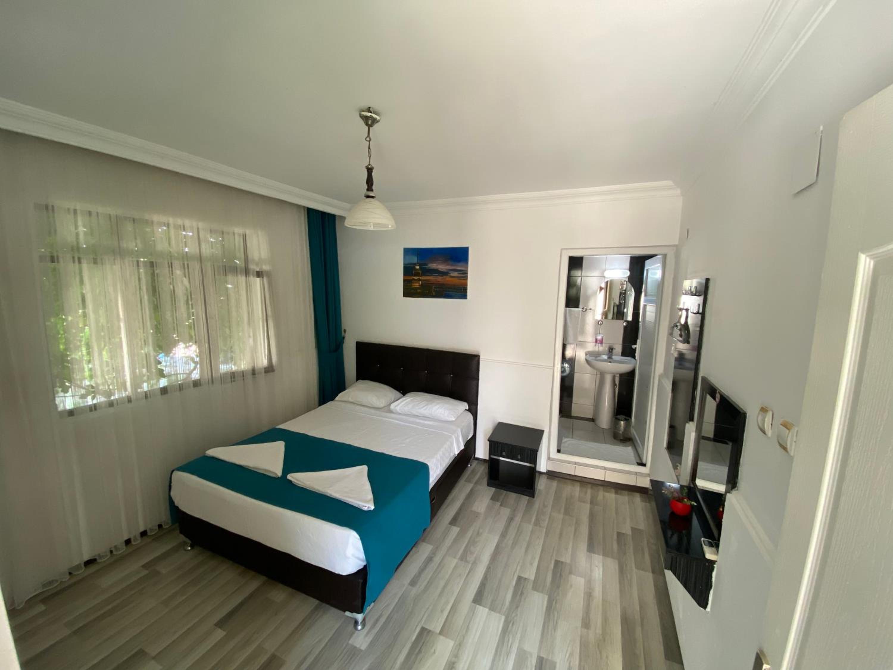 Standard Double Room - Photo 2
