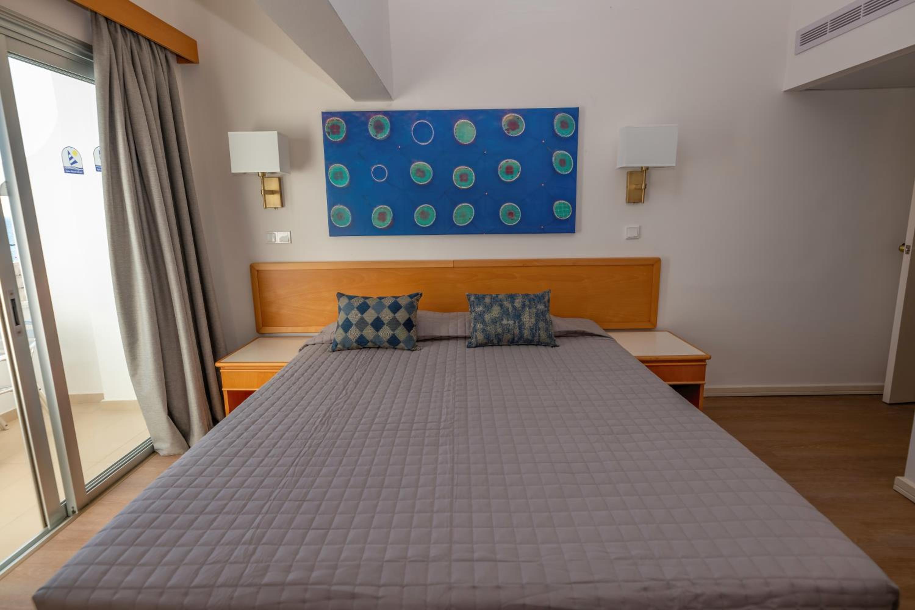 Single Room with Mountain View