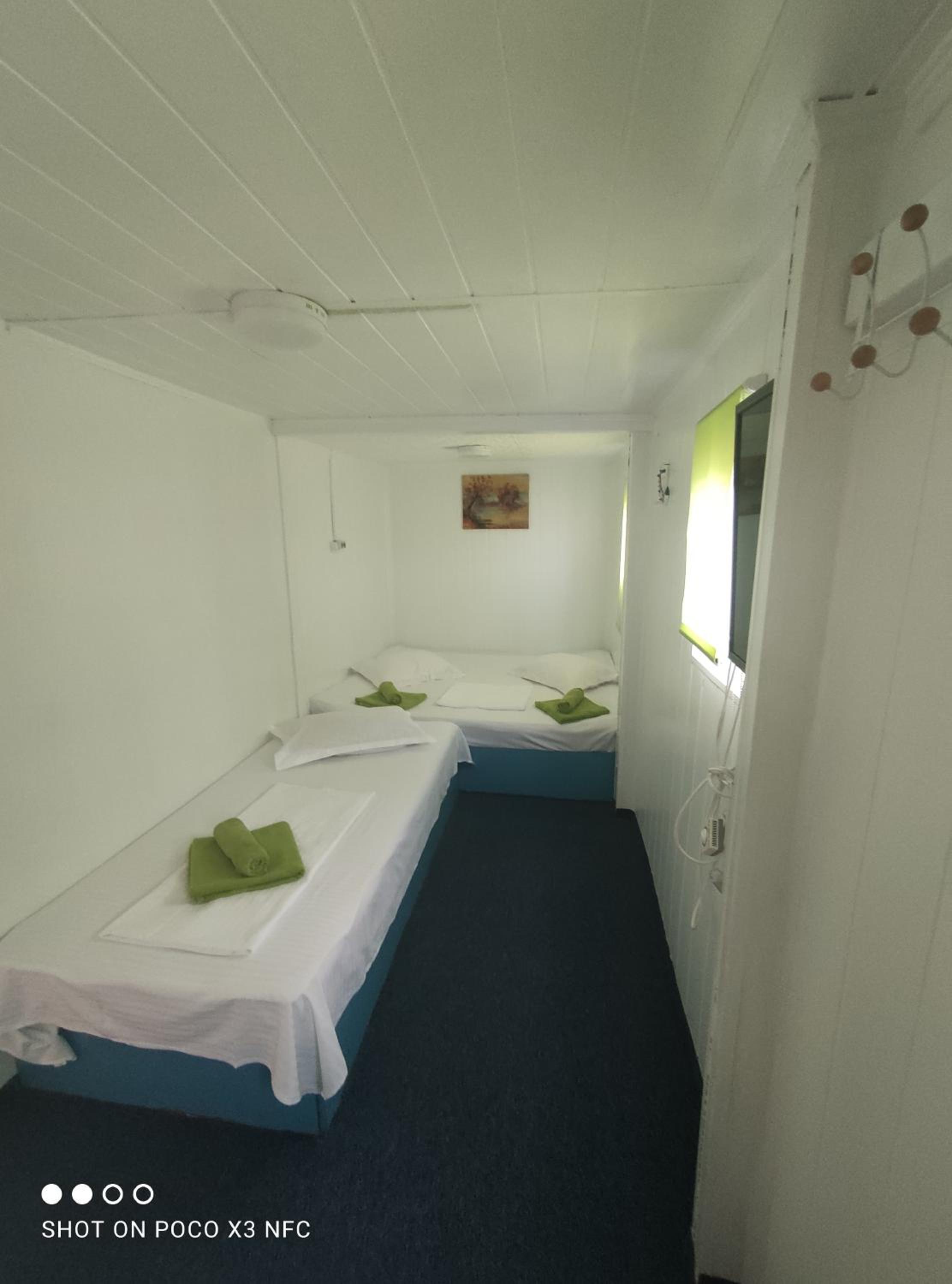 Triple Room with Bathroom photo 2