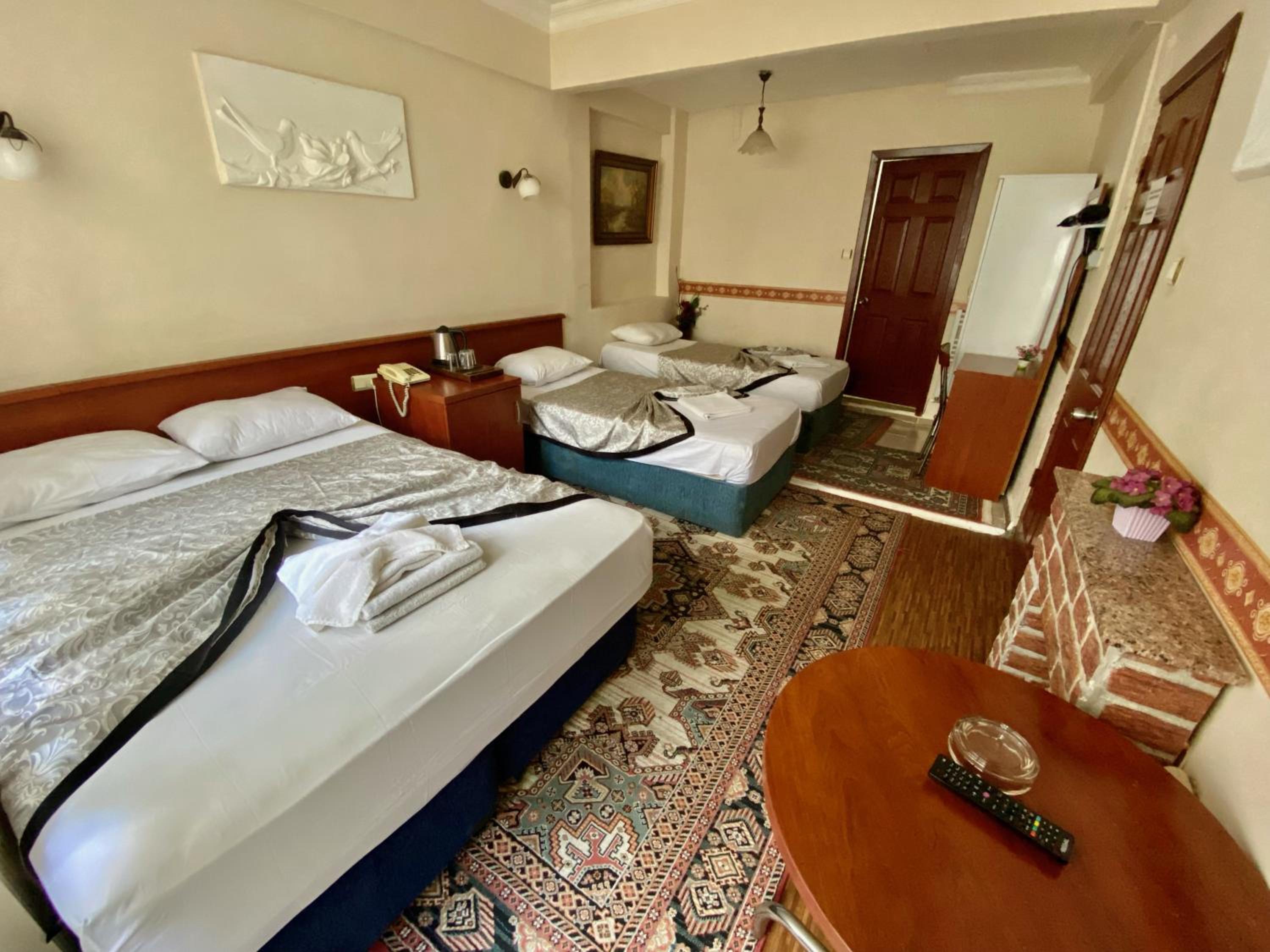 Classic Quadruple Room photo 3