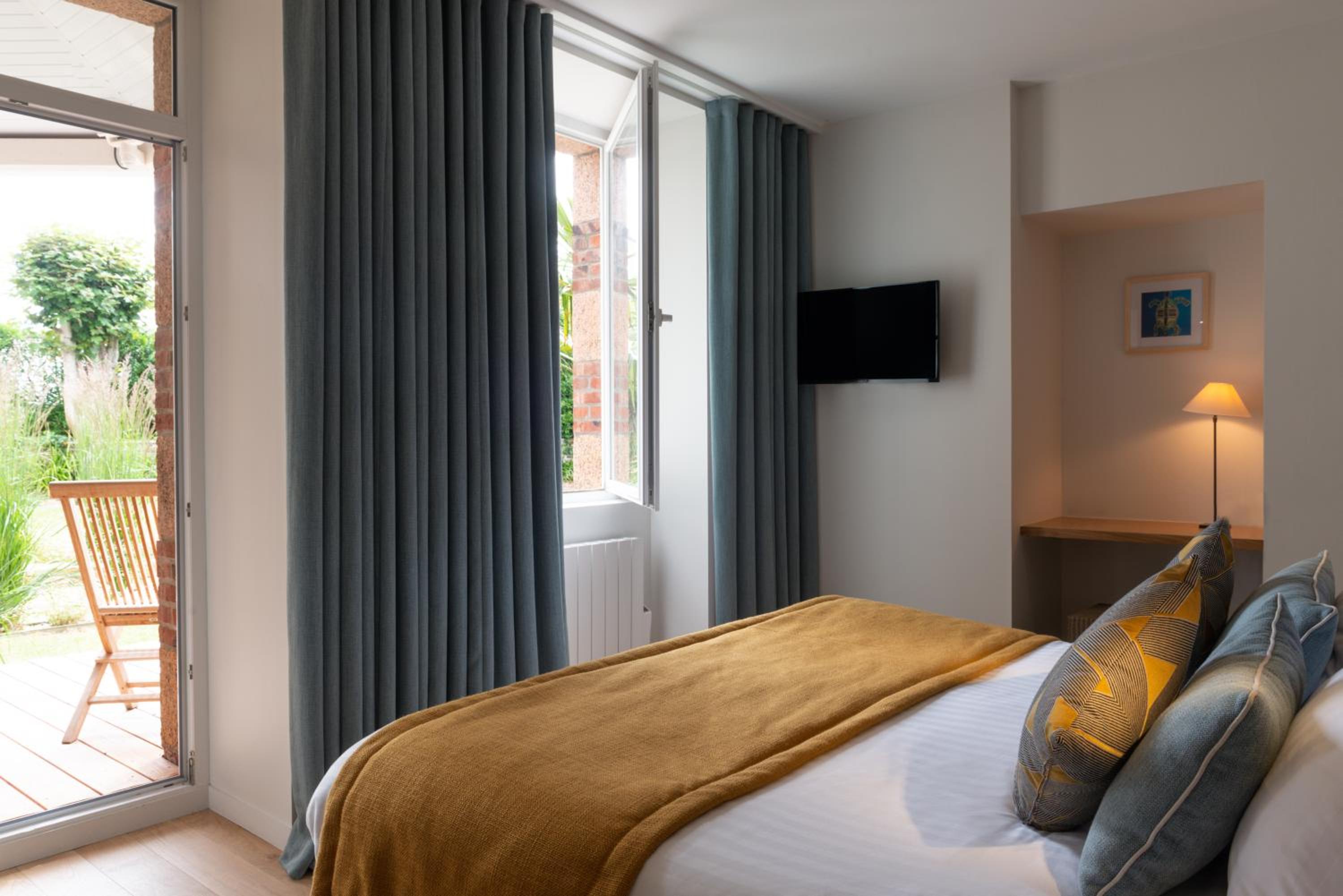 Superior Double Room with Garden View And Terrace - Photo 1