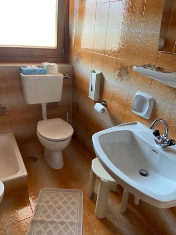 Triple Room with Private Bathroom - Photo 2