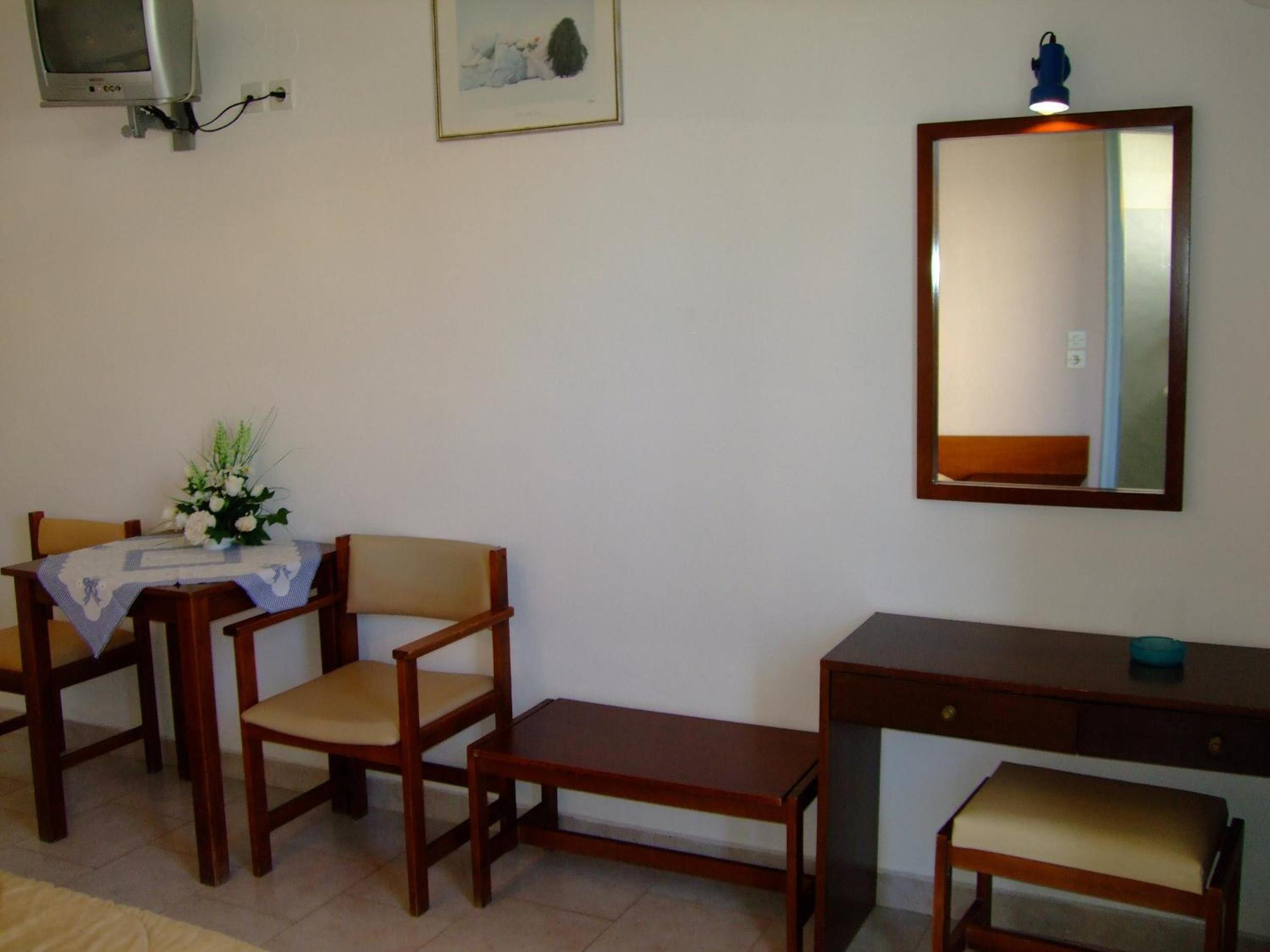 Studio (3 Adults) photo 1