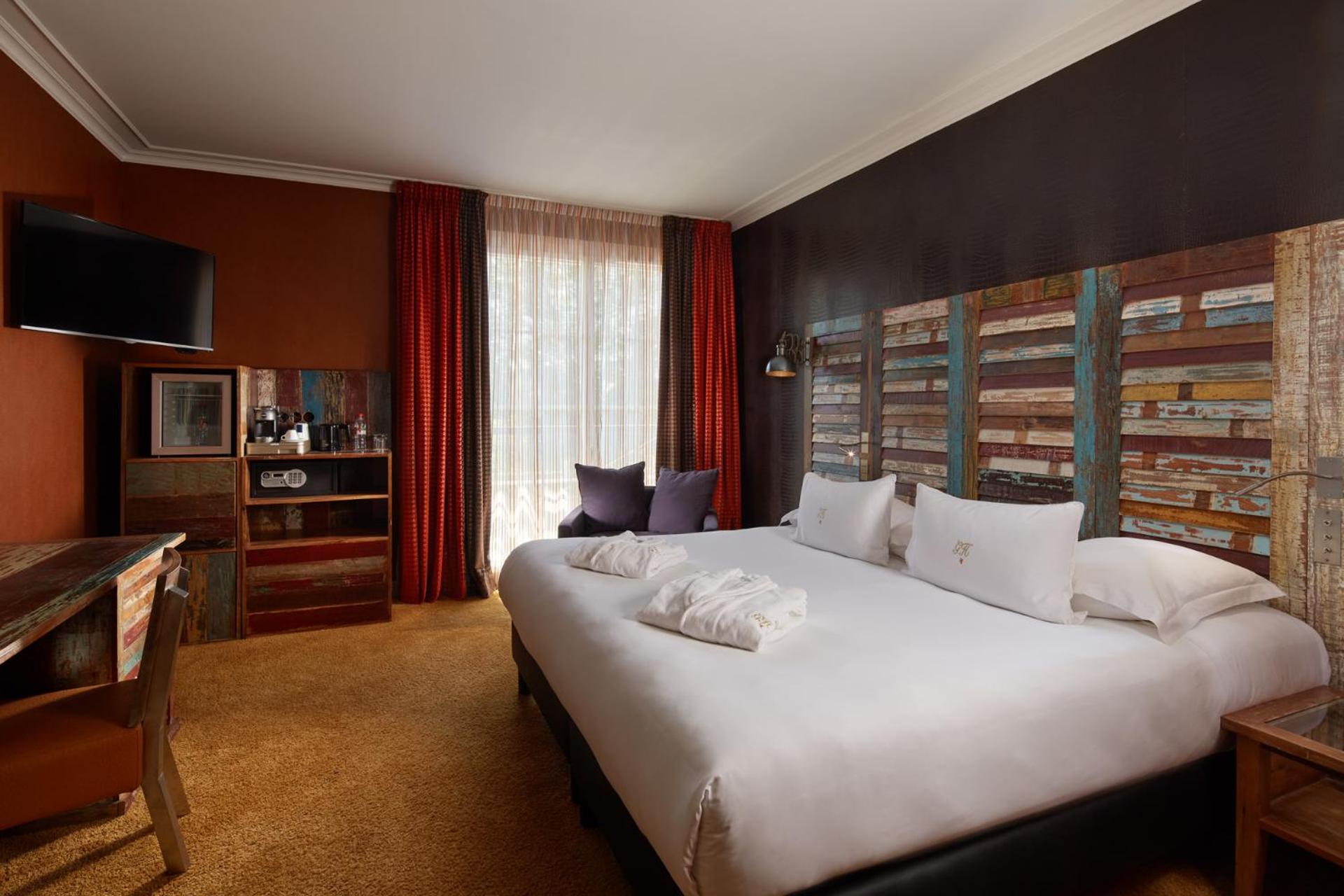 Superior Double Room with City View - Photo 1