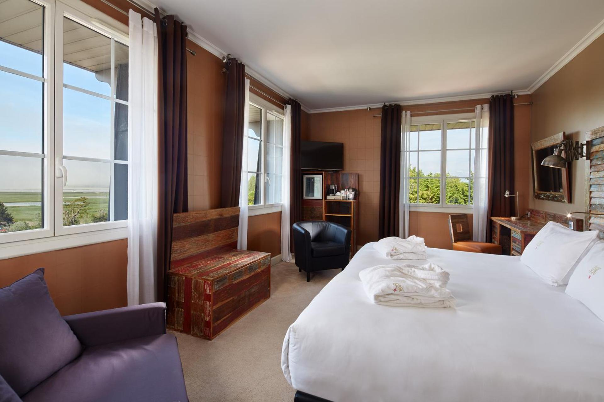 Superior Double Room - View Bay - Photo 3