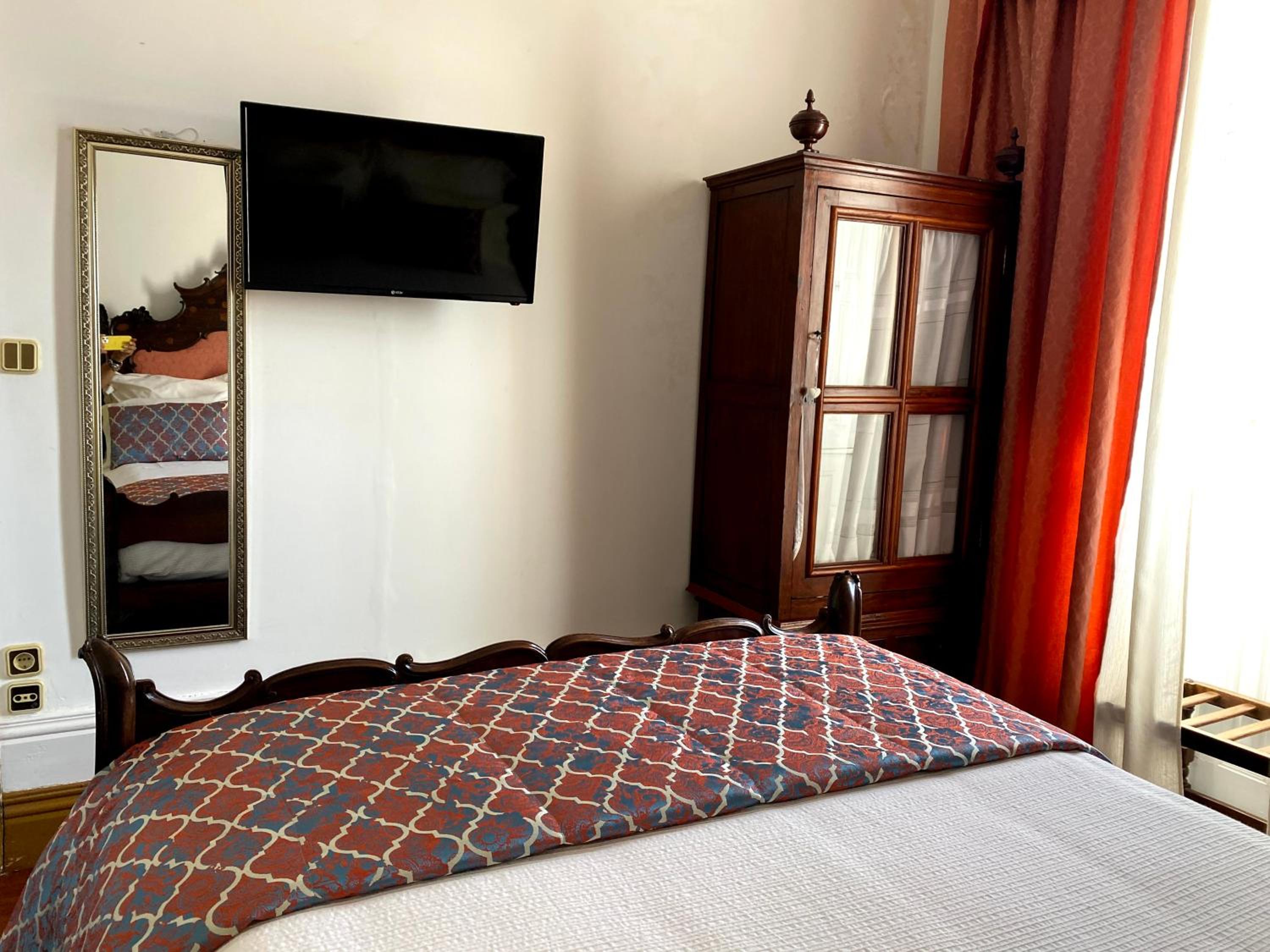 Double Room - Photo 3