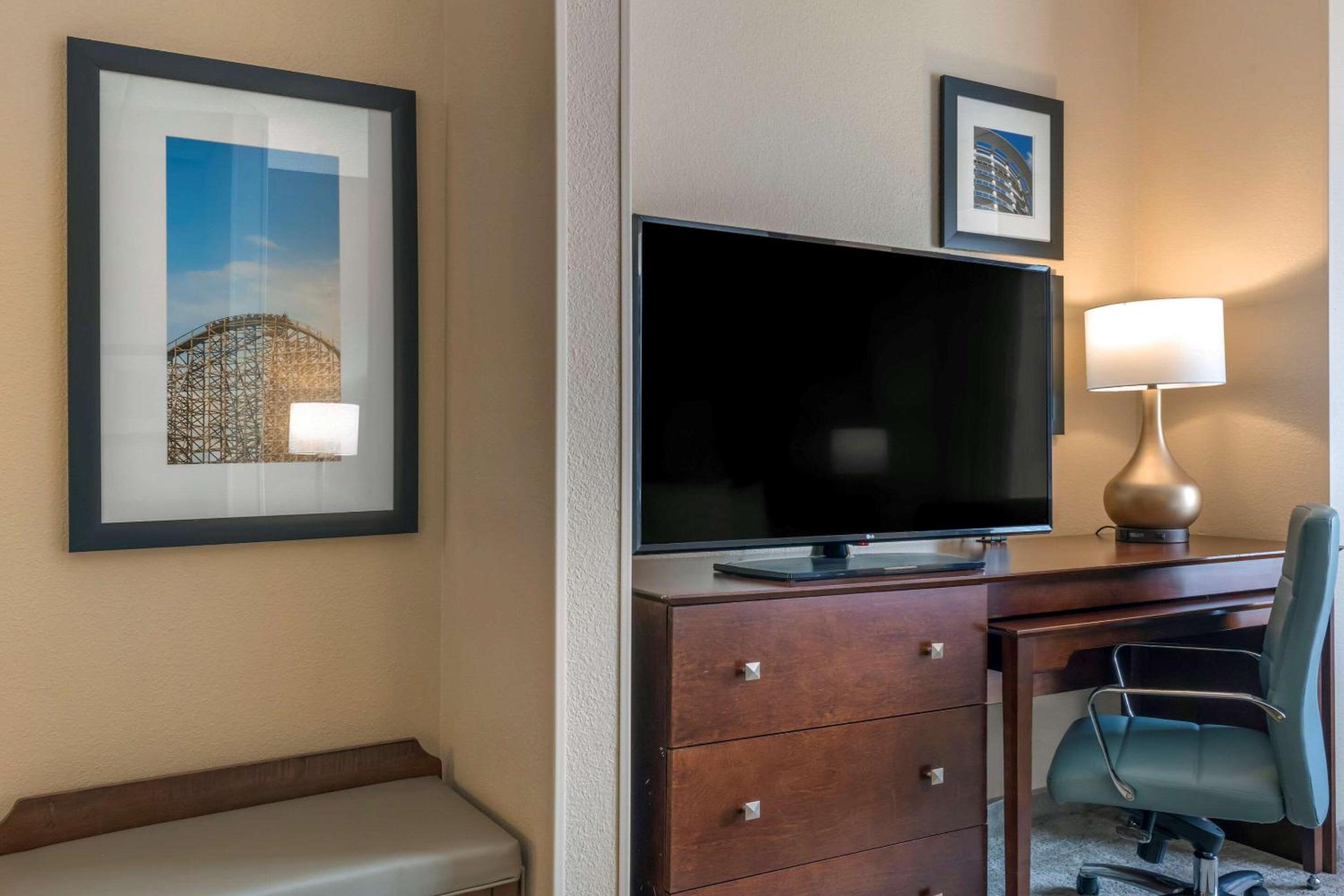 King Suite - Disability Access/Non-Smoking photo 3