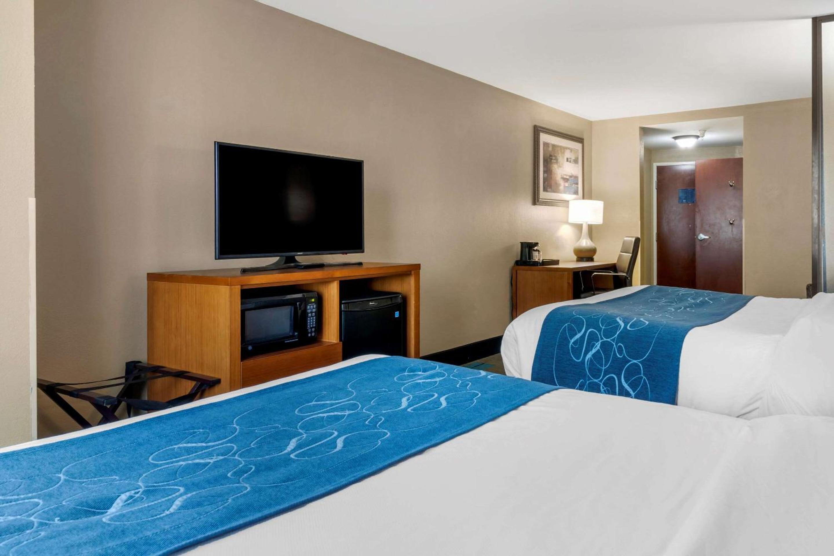 Queen Suite with Spa Bath - Photo 7