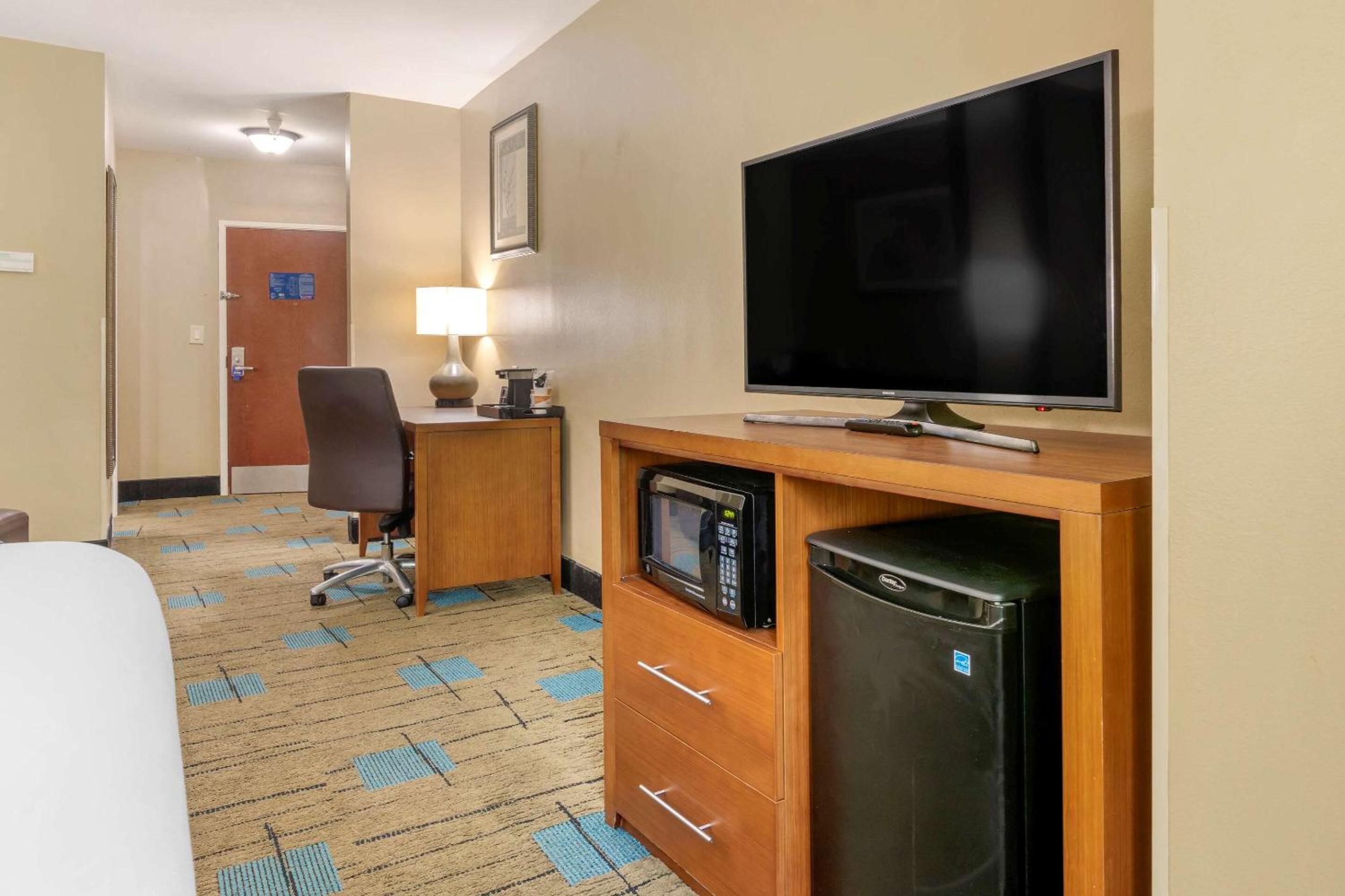 King Suite - Photo 3