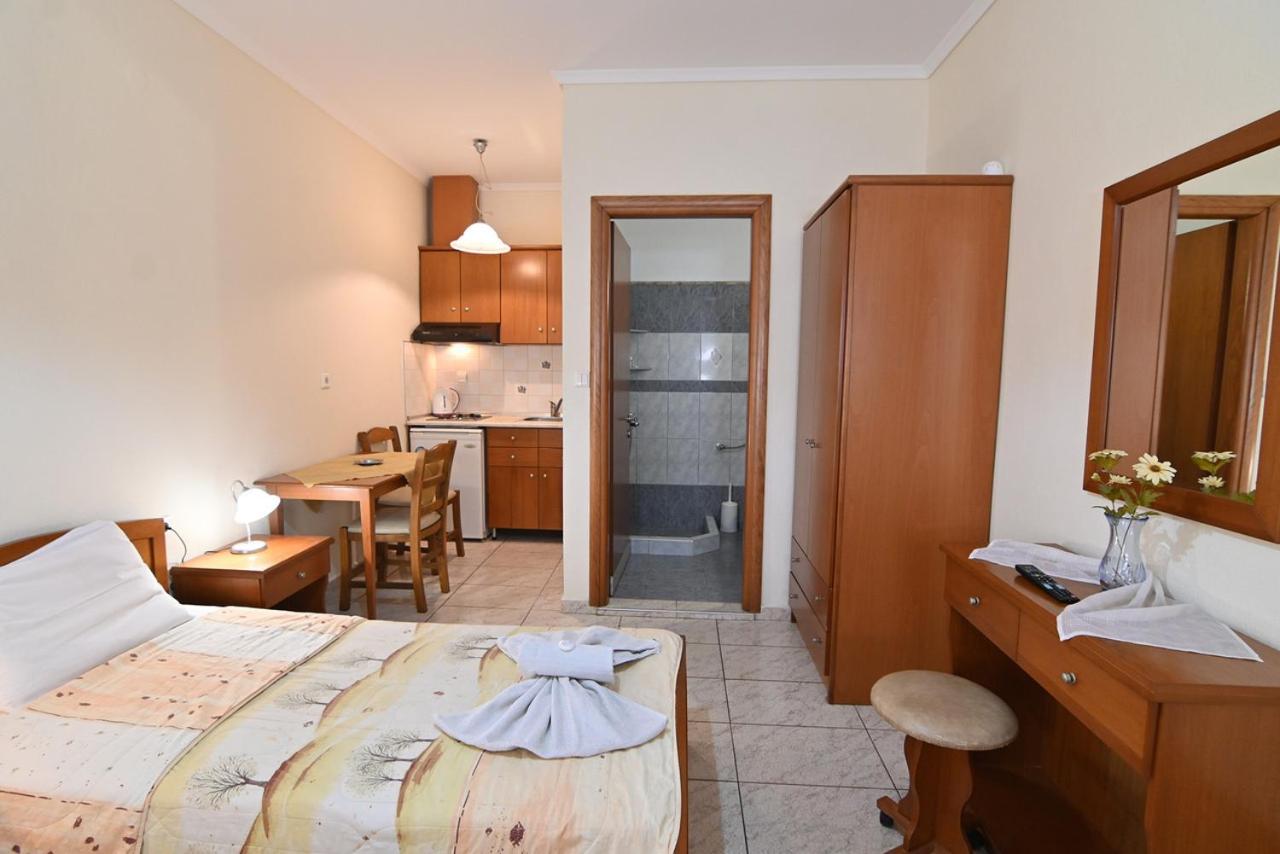 Apartment with Terrace photo 2