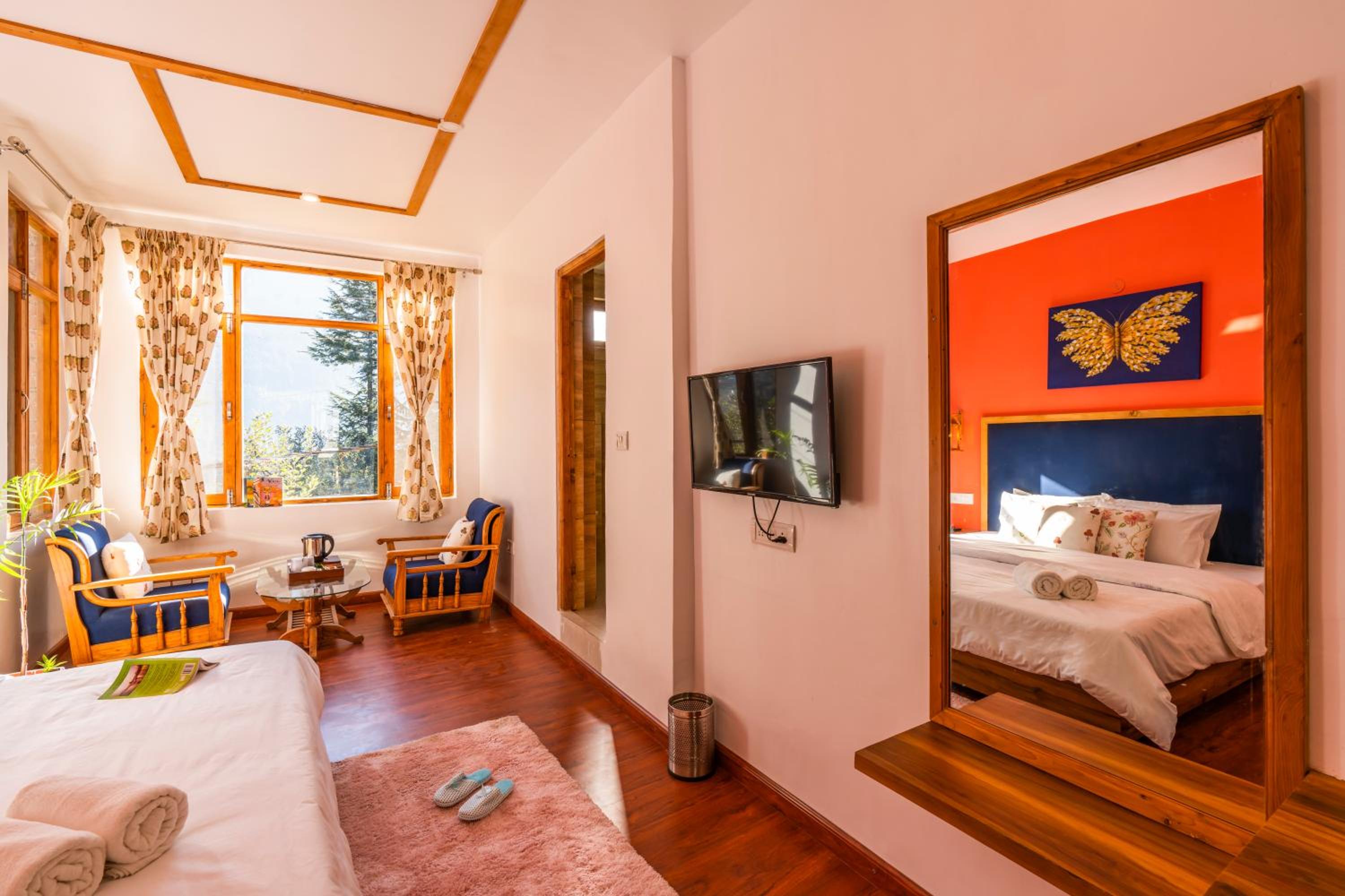 Double Room with Mountain View - Photo 4