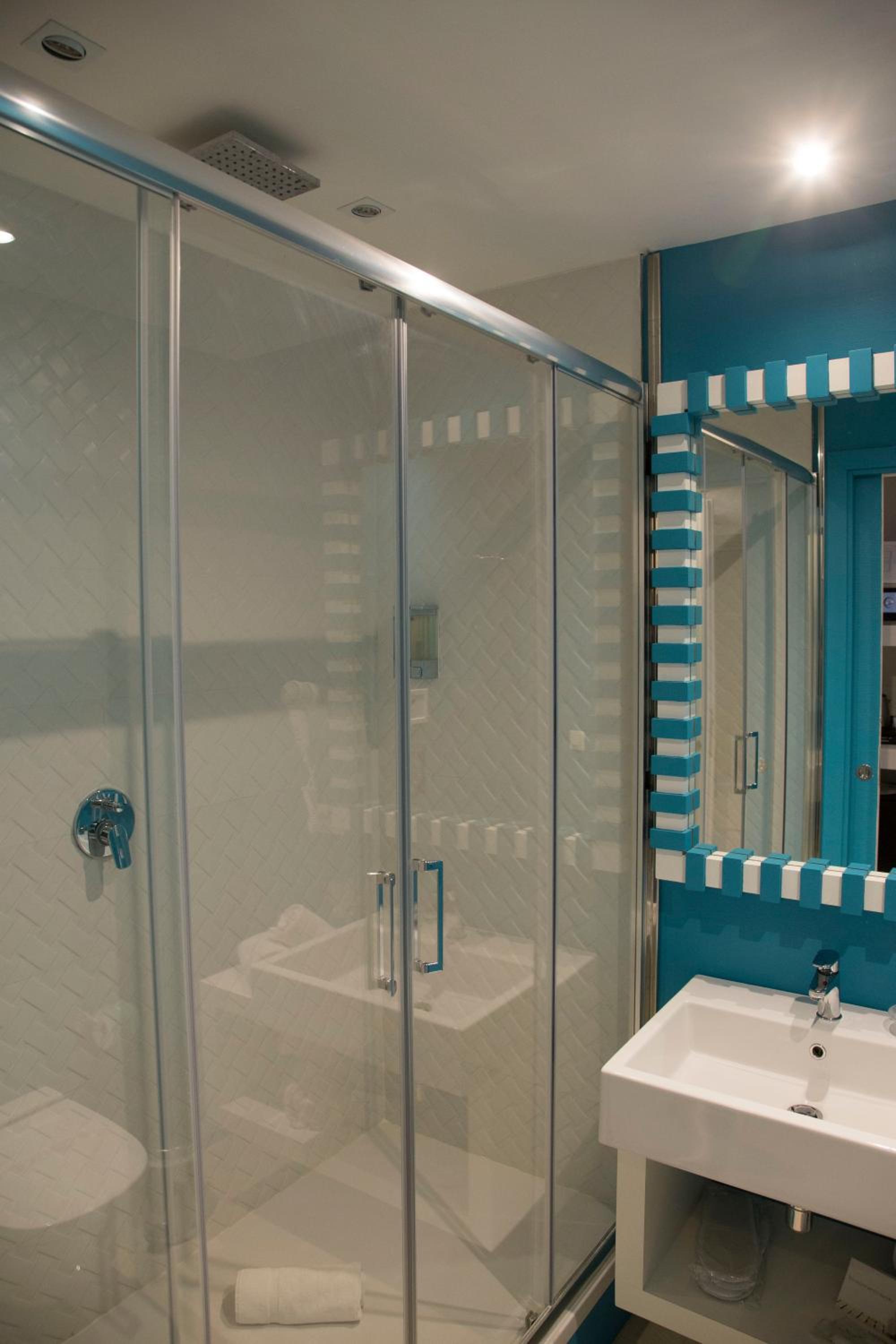 Double or Twin Room photo 3