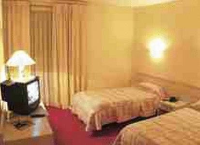 Twin Room - Photo 3