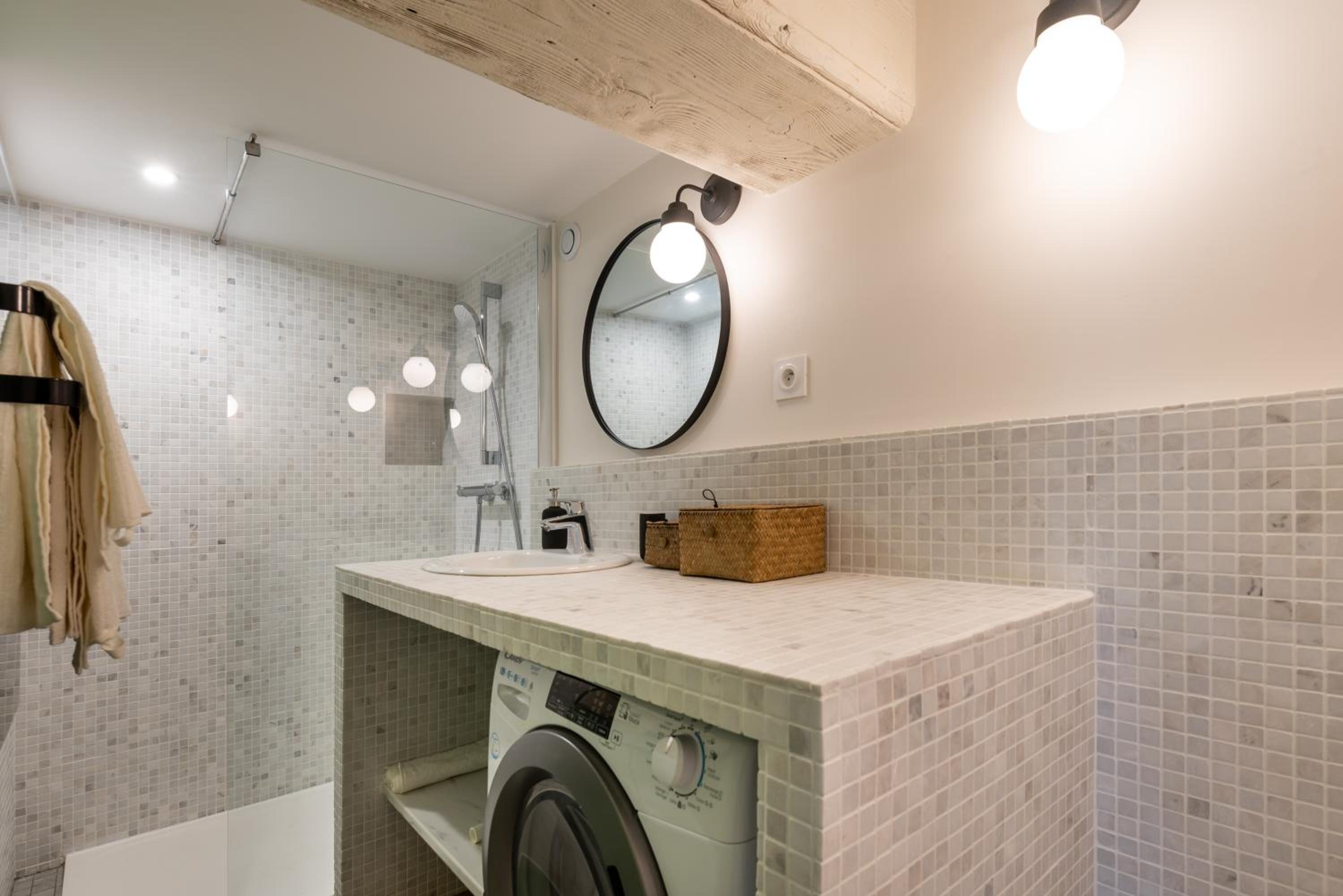 One-Bedroom Apartment - Photo 6