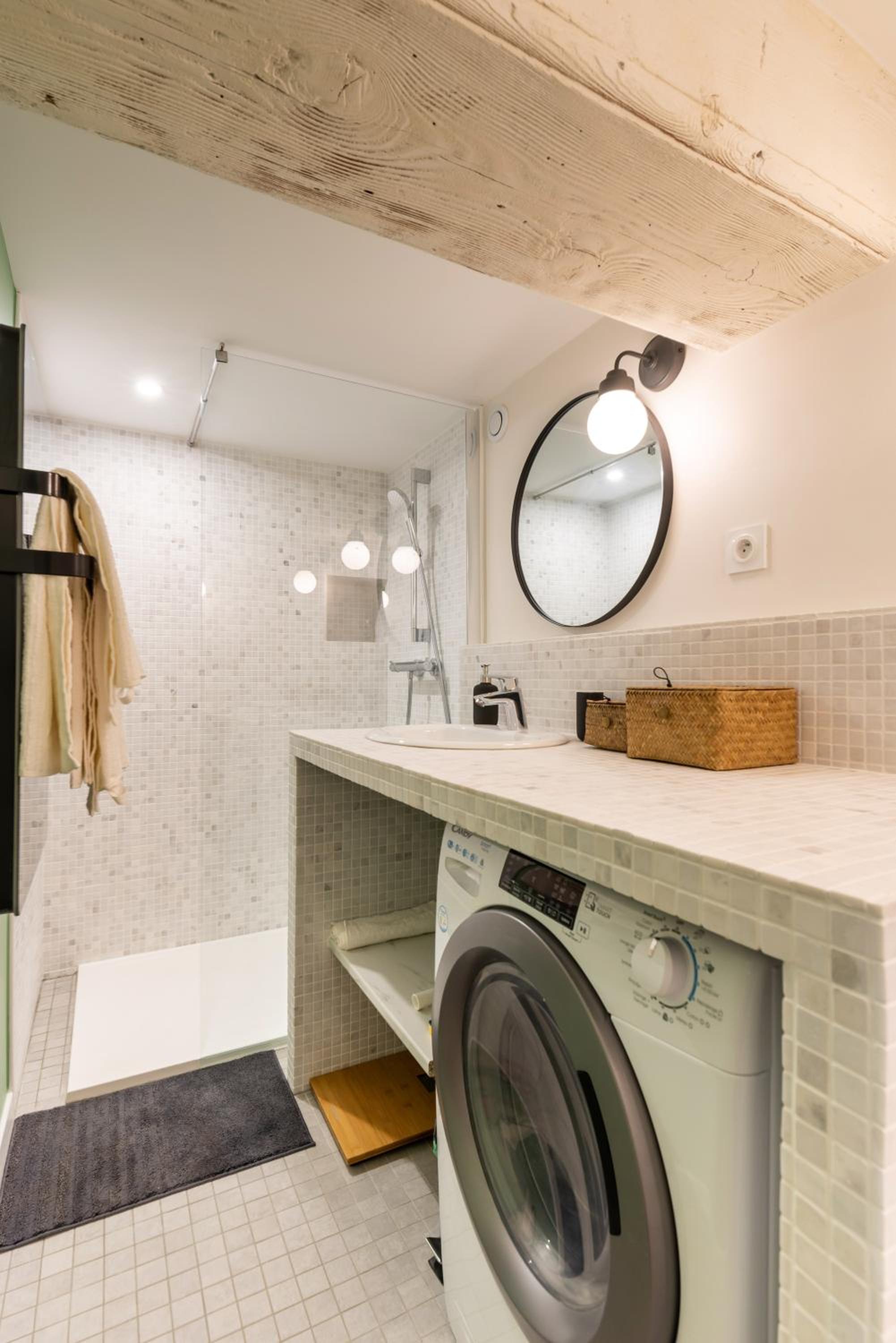 One-Bedroom Apartment - Photo 7