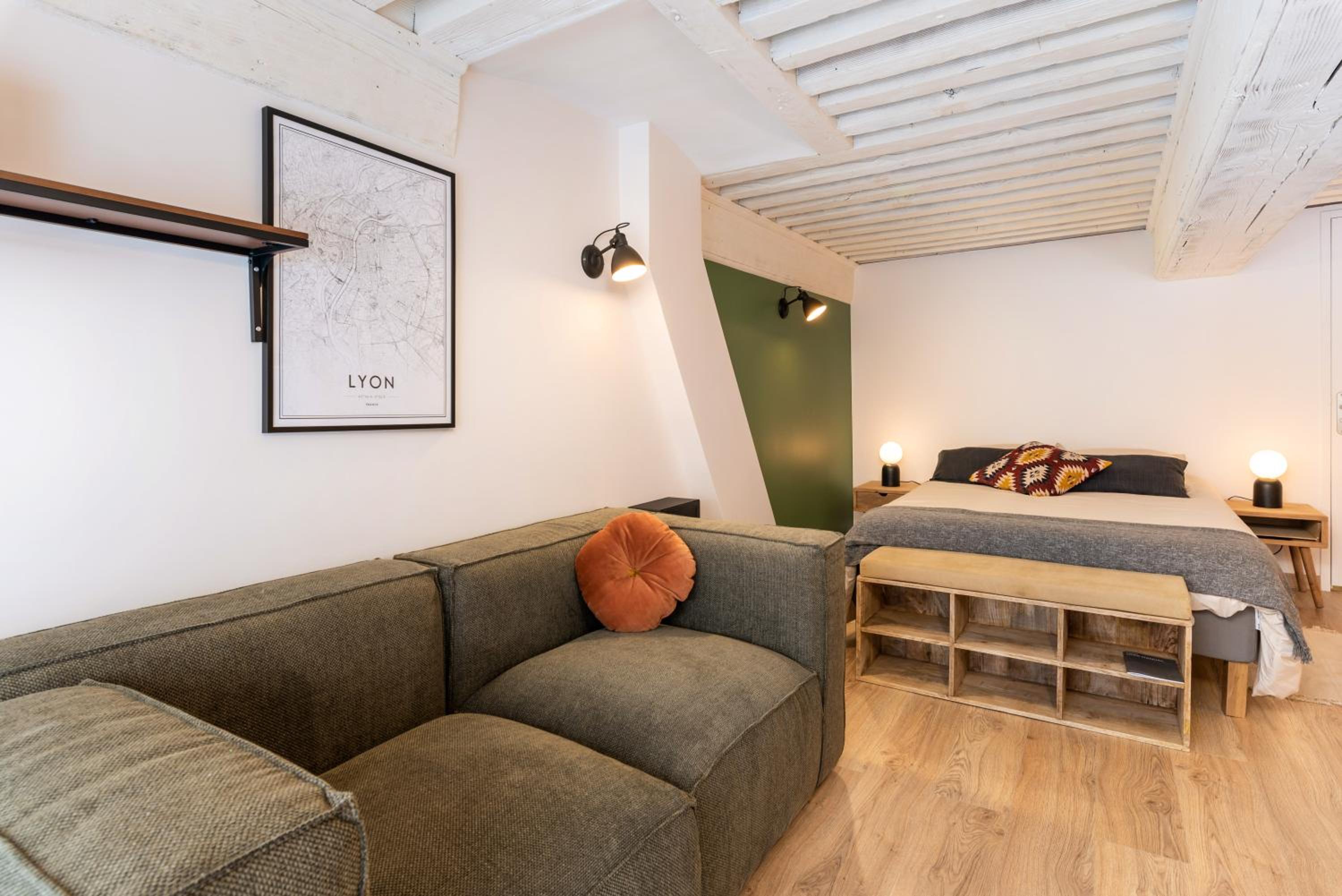 One-Bedroom Apartment - Photo 11