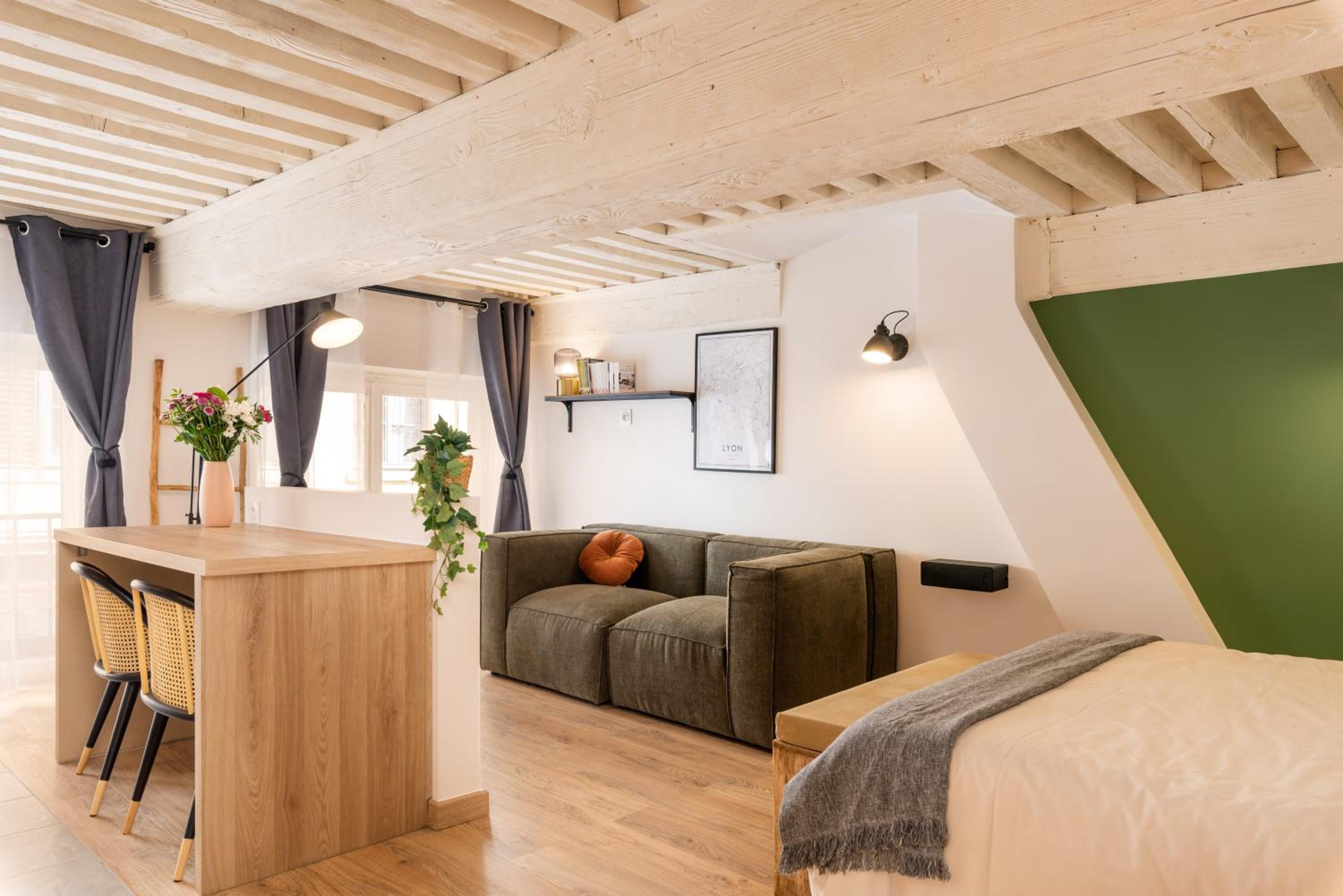One-Bedroom Apartment - Photo 1