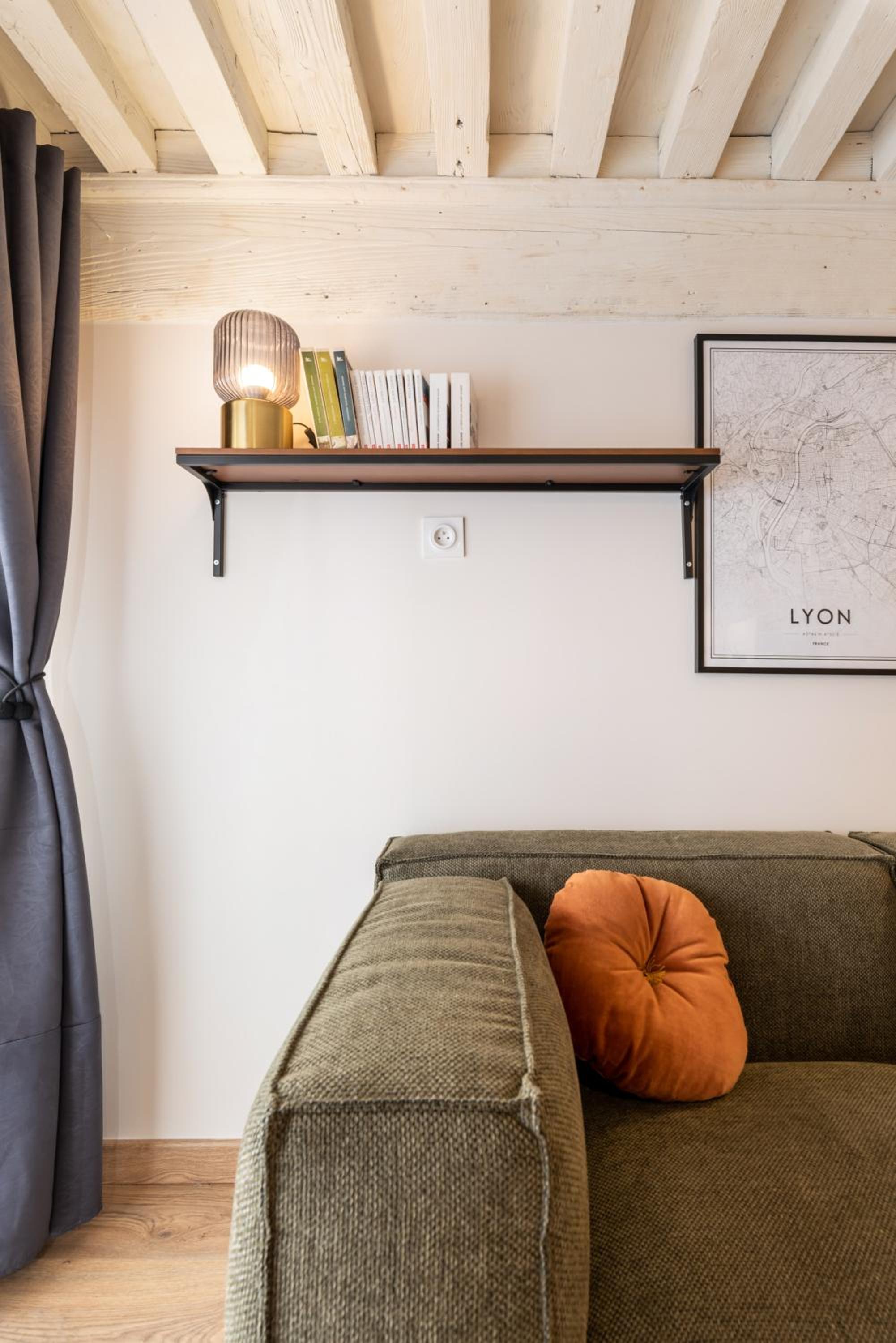 One-Bedroom Apartment - Photo 13