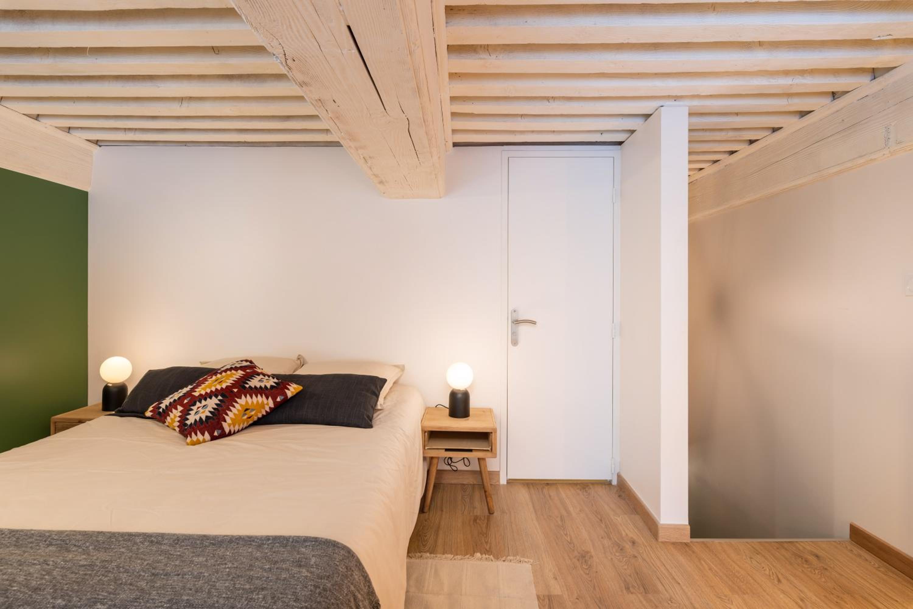 One-Bedroom Apartment - Photo 17