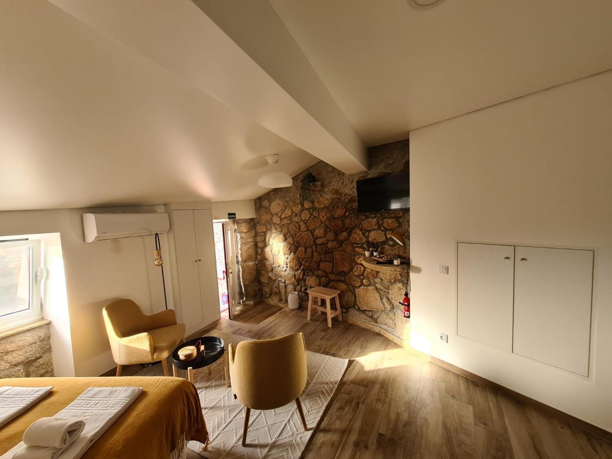One-Bedroom Apartment - Photo 4