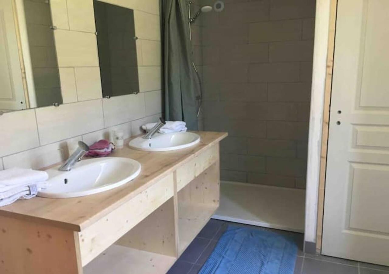 Family Room with Private Bathroom - Photo 9