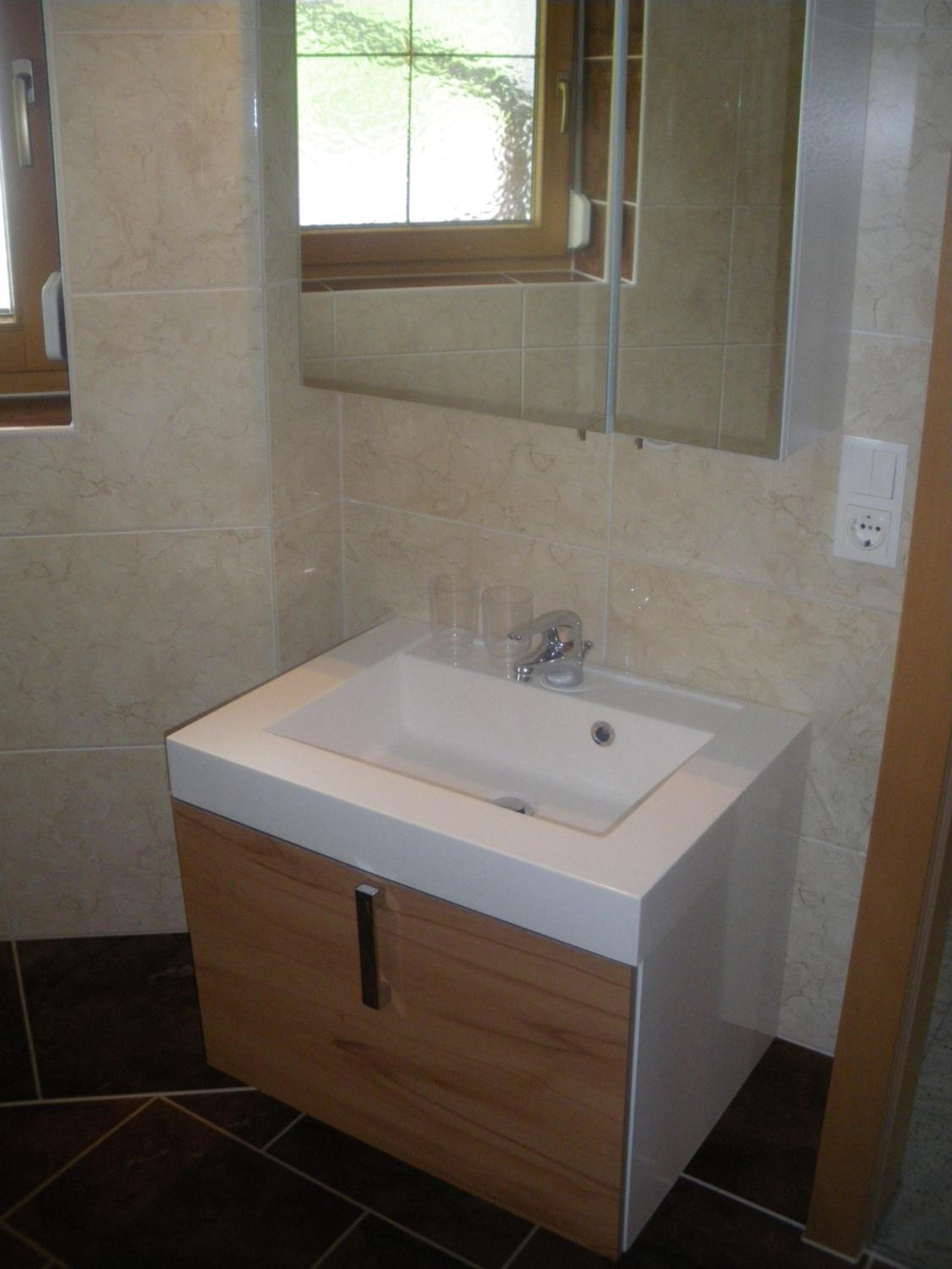 Five-Bedroom House photo 2