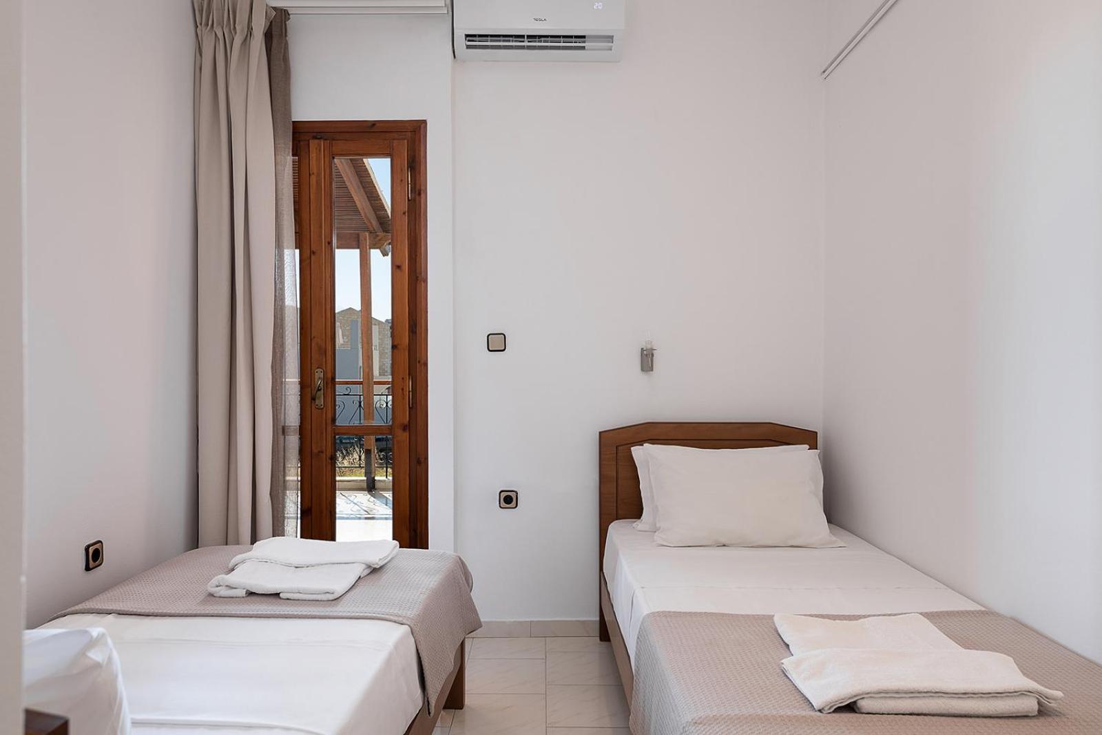 Two-Bedroom Apartment - Photo 2