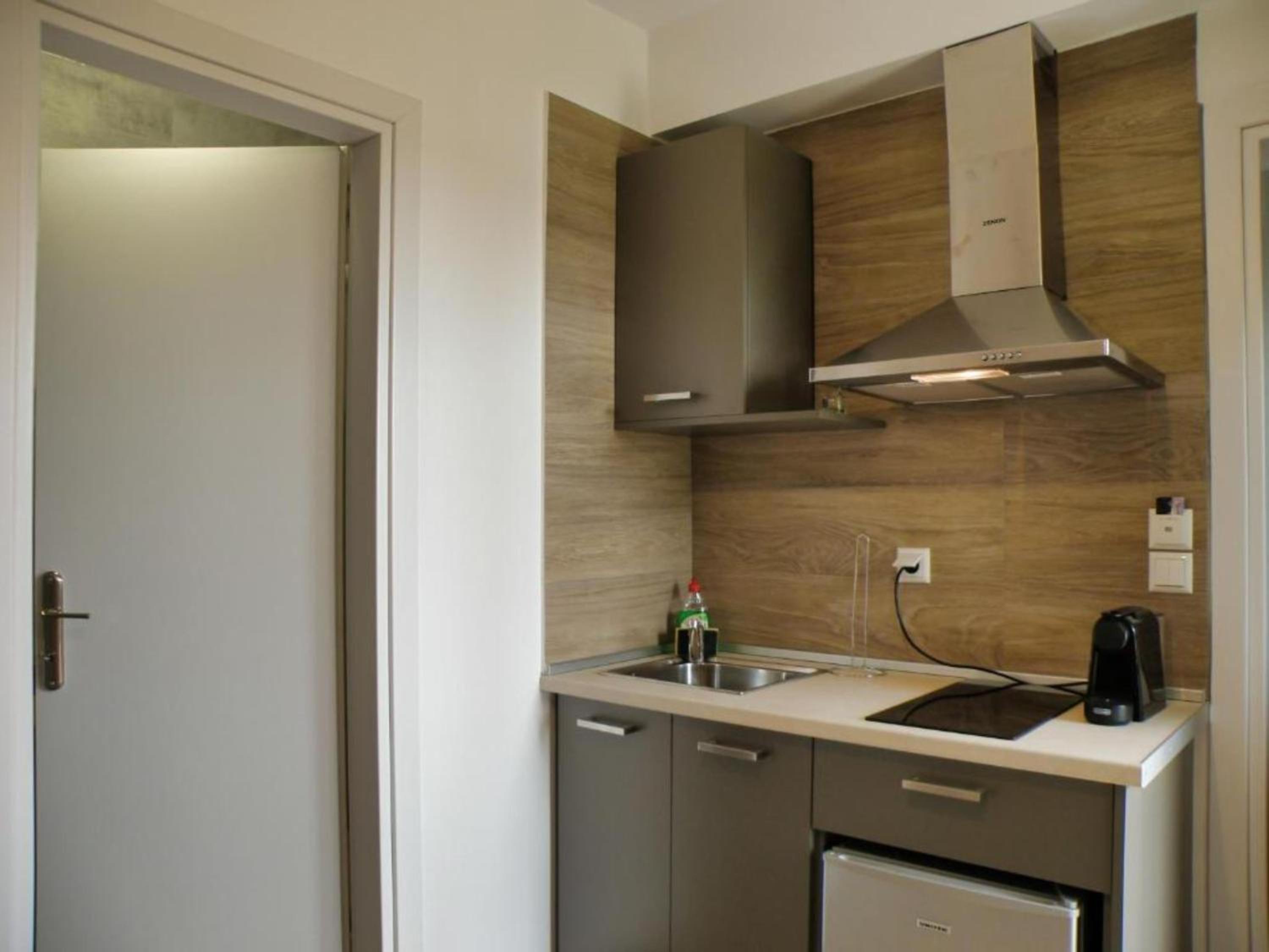 Two-Bedroom Apartment - Photo 18