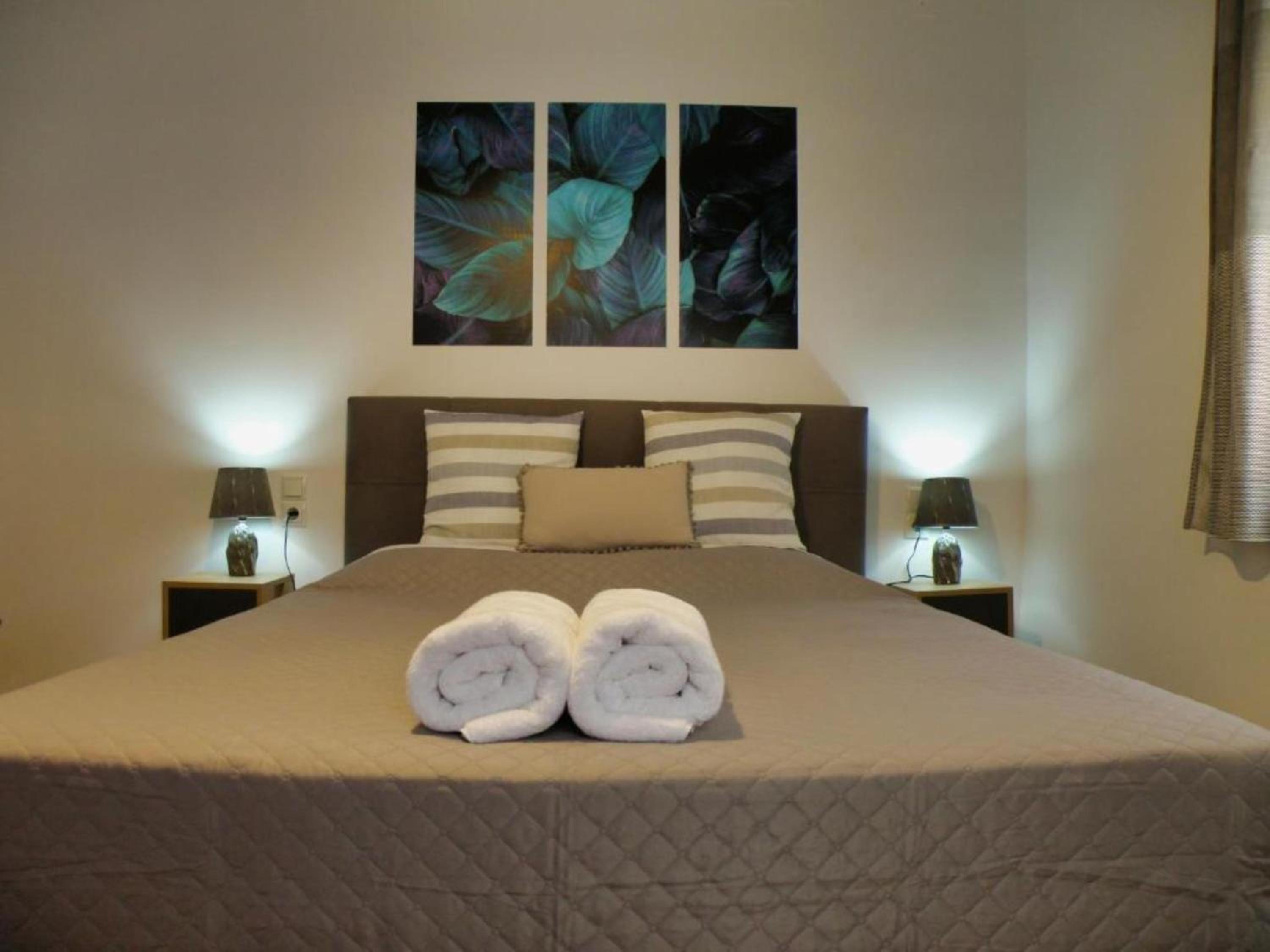 Two-Bedroom Apartment - Photo 17