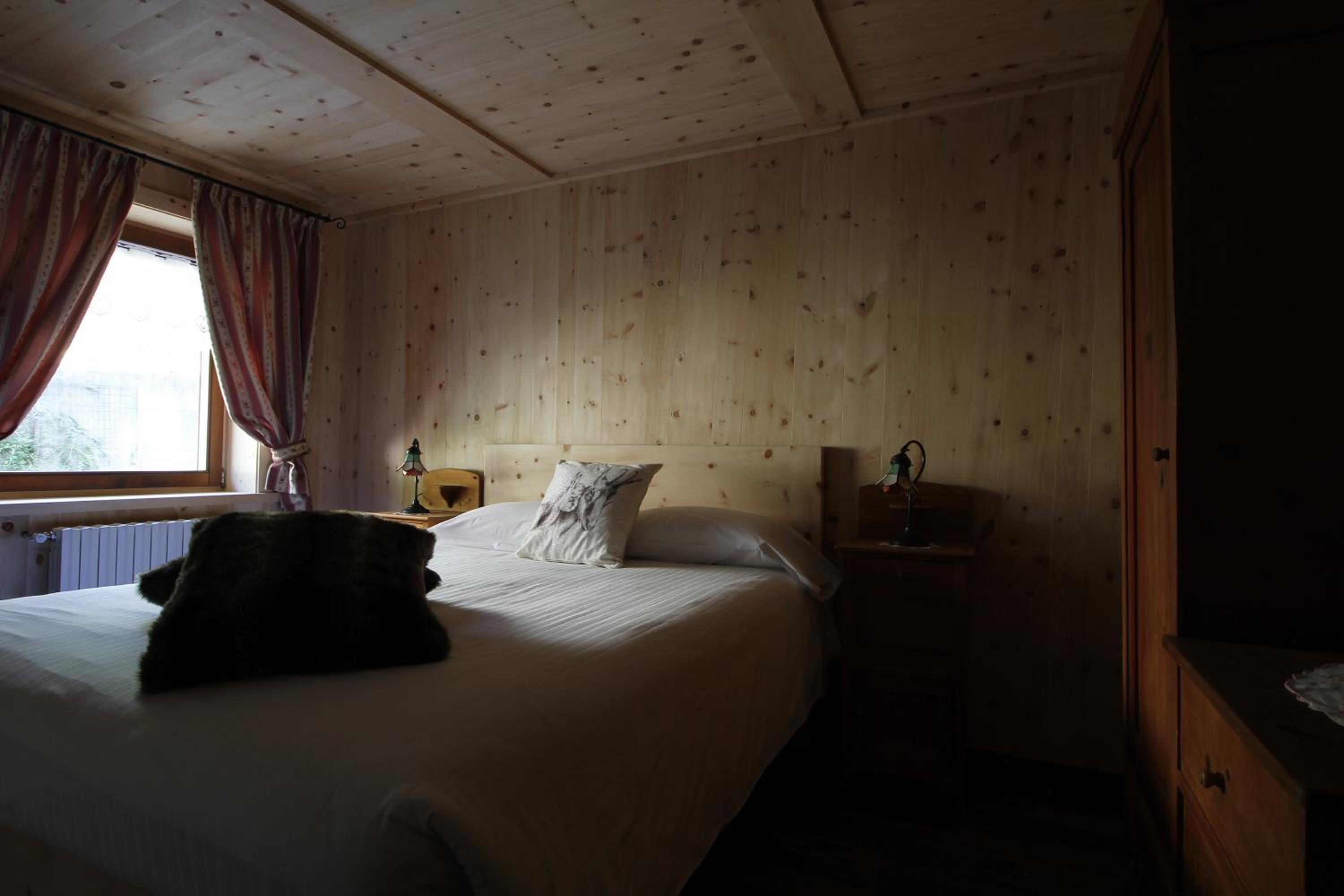 One-Bedroom Apartment - Photo 11