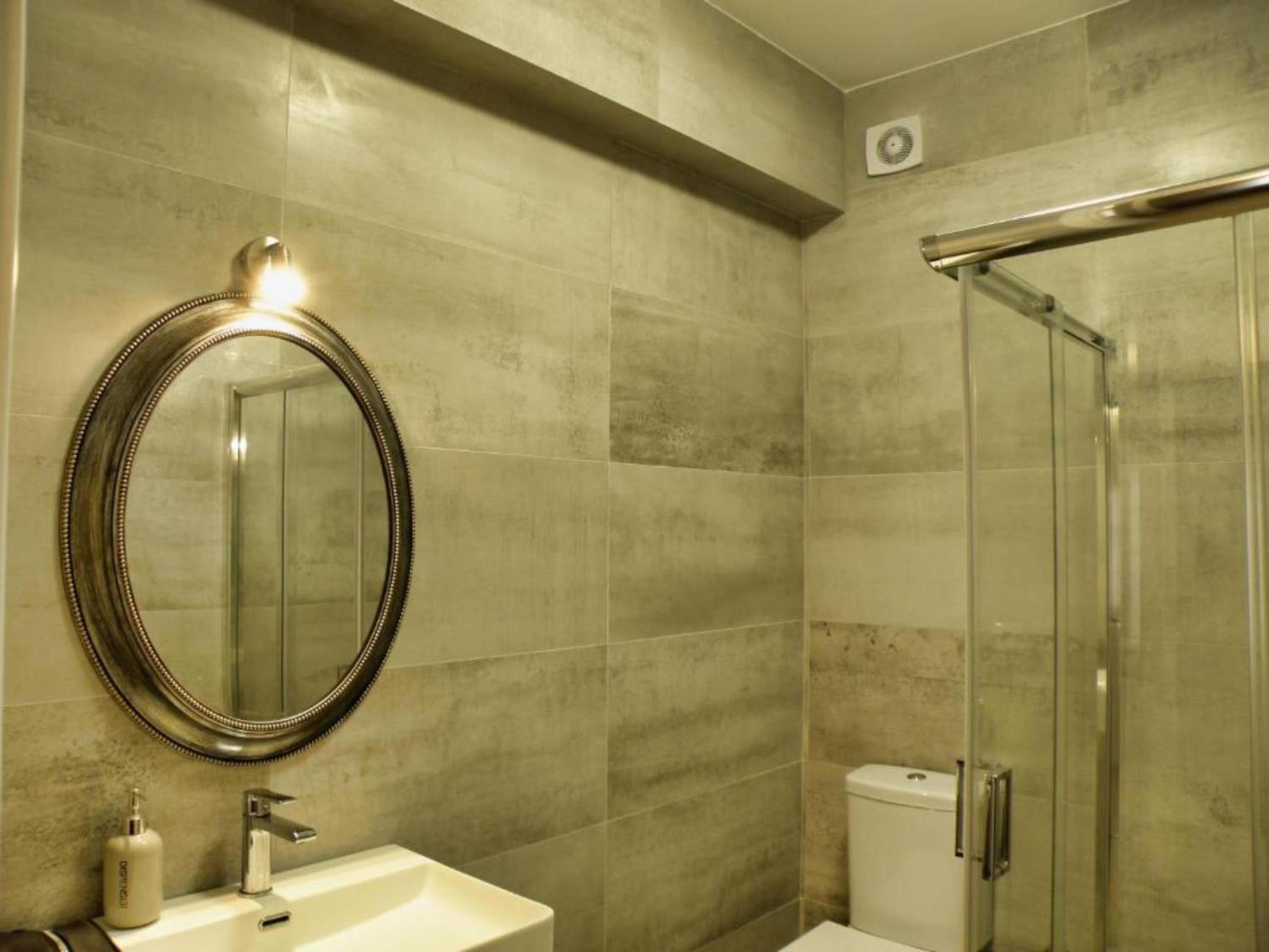 One-Bedroom Apartment - Photo 18