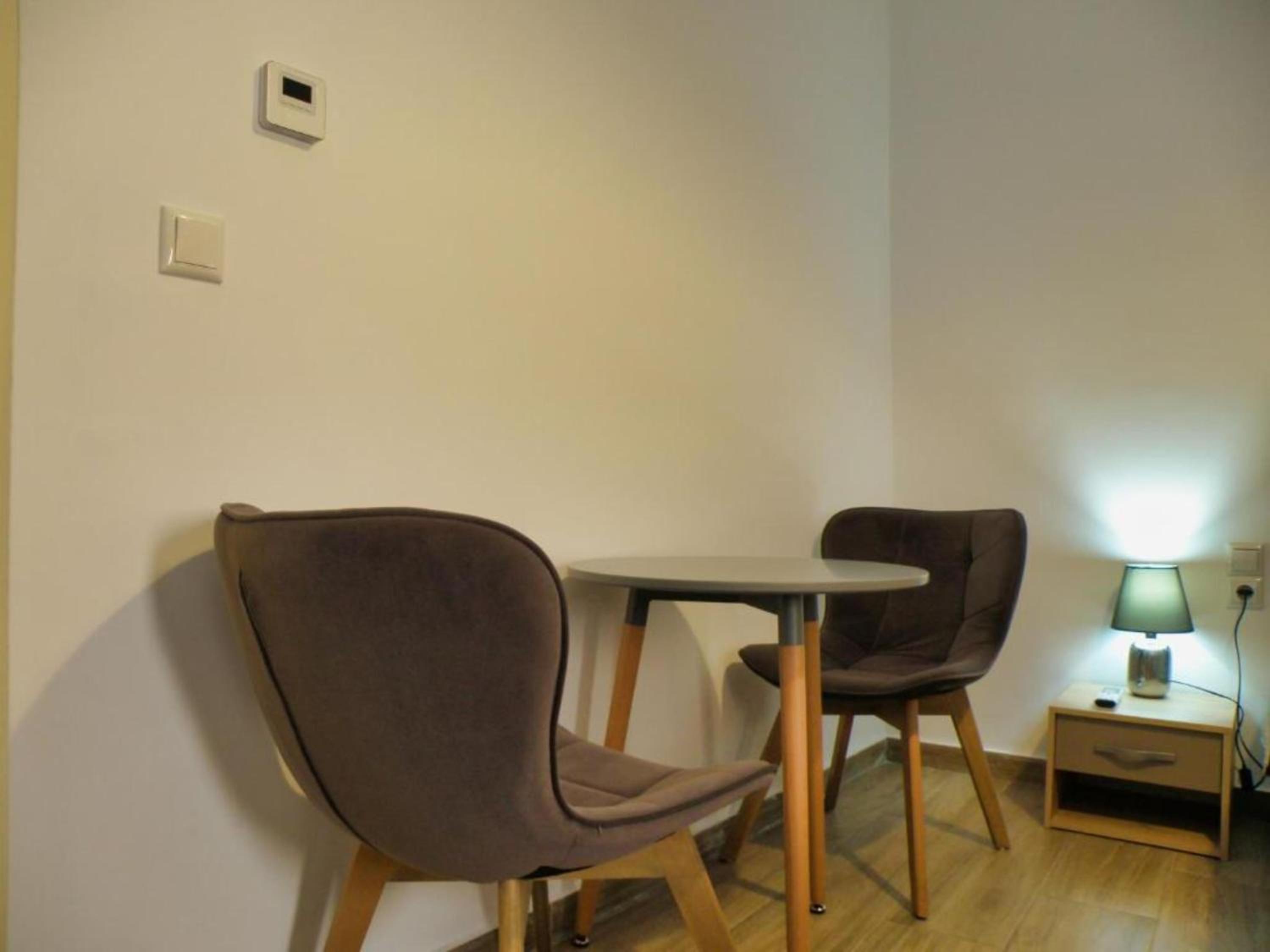 One-Bedroom Apartment - Photo 33