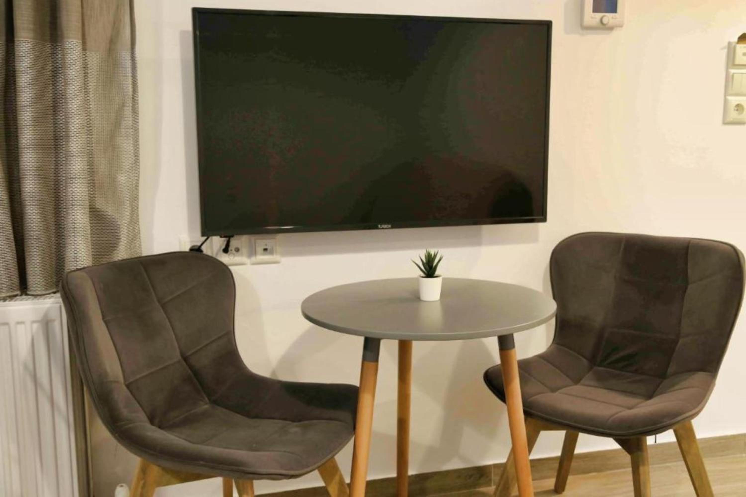 One-Bedroom Apartment - Photo 34
