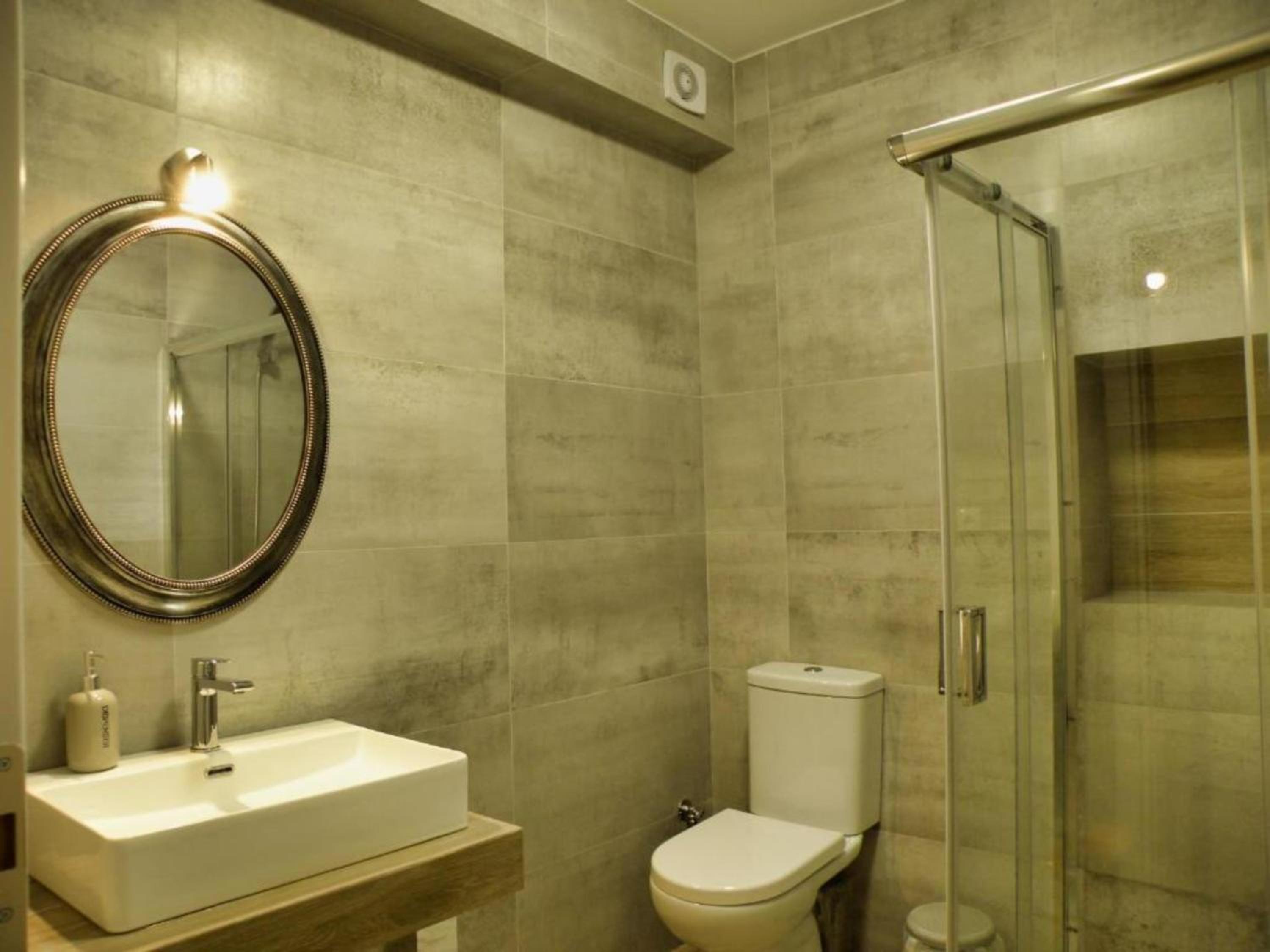 One-Bedroom Apartment - Photo 15