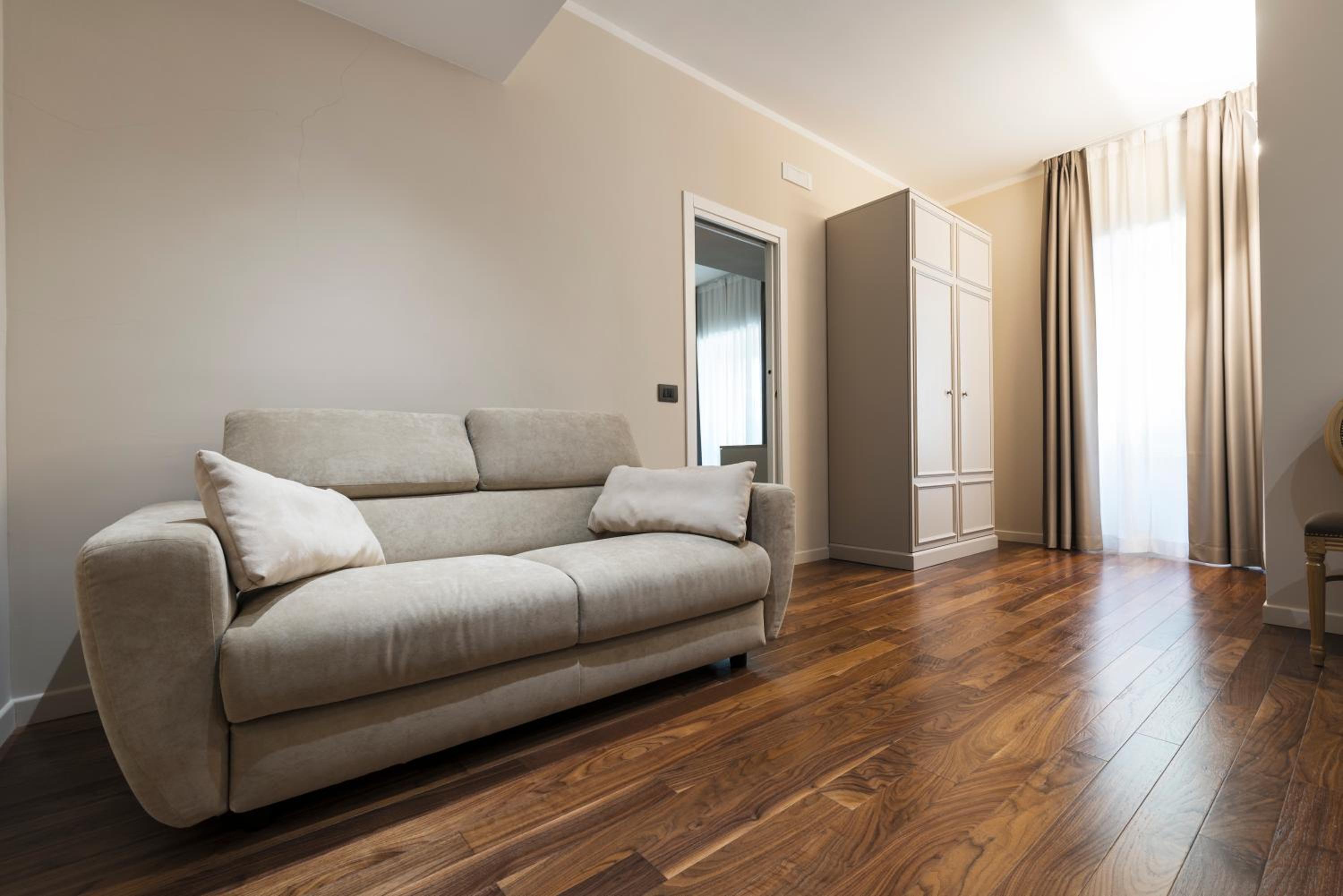 Suite with Spa Access - Photo 3
