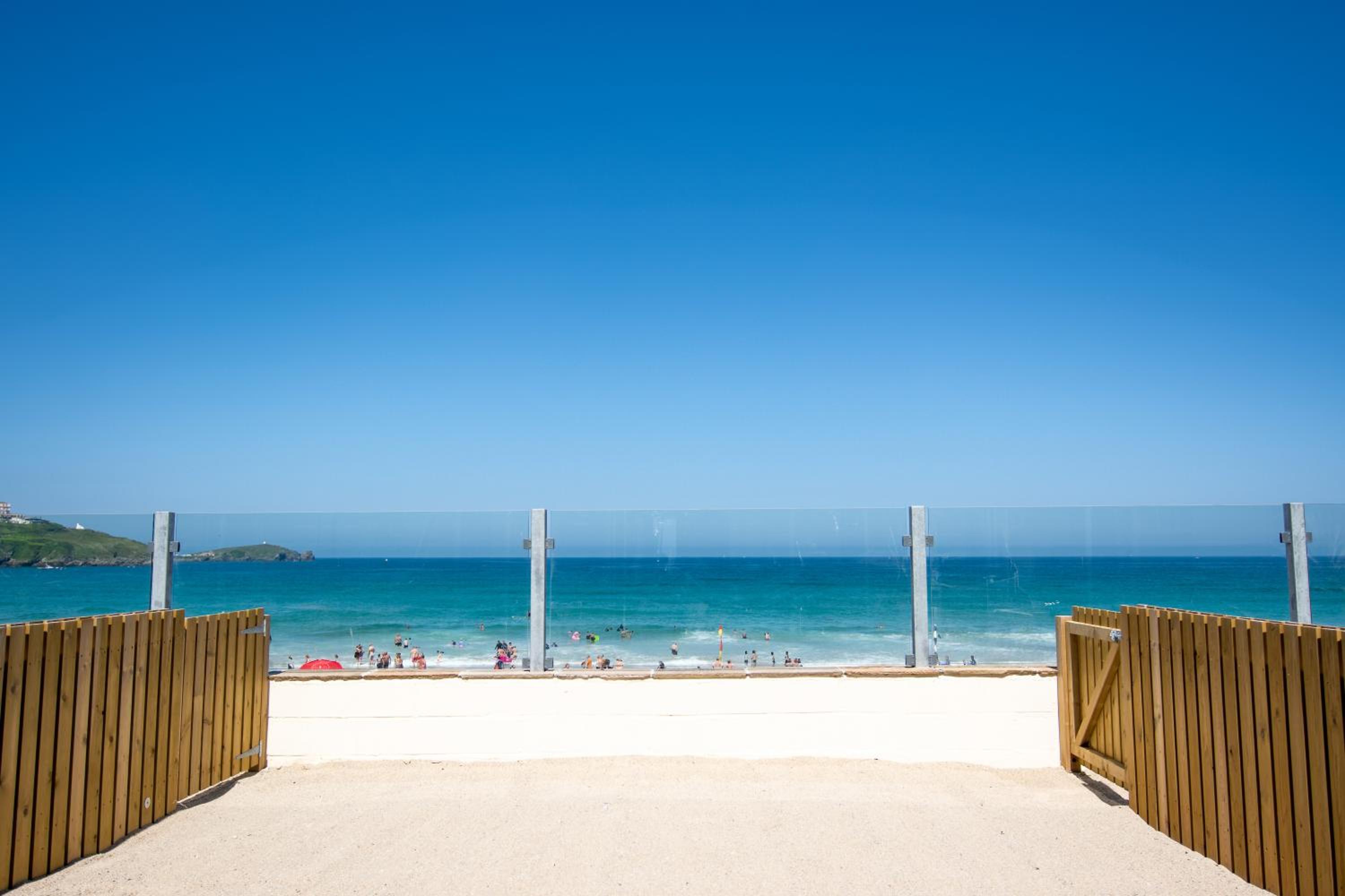 Suite with Sea View - Photo 10